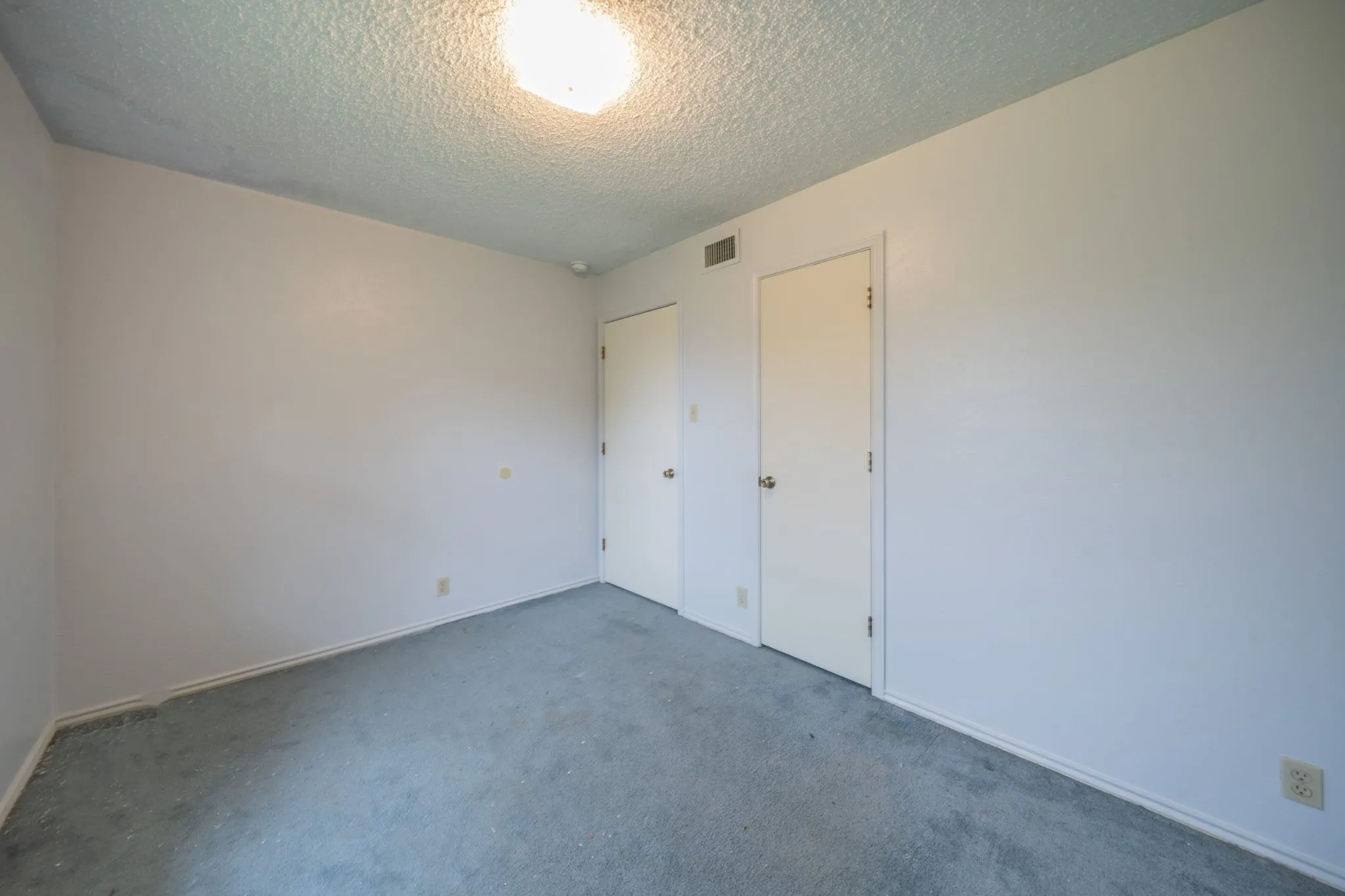 Single Family Residence For Sale in Ellis County , 516 Venice Drive, Italy, Texas 76651, 3 Bedroom, 1 Bathroom, 1 Garage spaces, 1,146 Sqft, built in 1986, mls#21254930, Real Estate Agent in Italy, Homes For Sale in Ellis county, Homes For Sale in Italy, Realtor in Italy Texas, Real Estate Brokerage Independent Realty Texas, Luminita Cordes Realtor