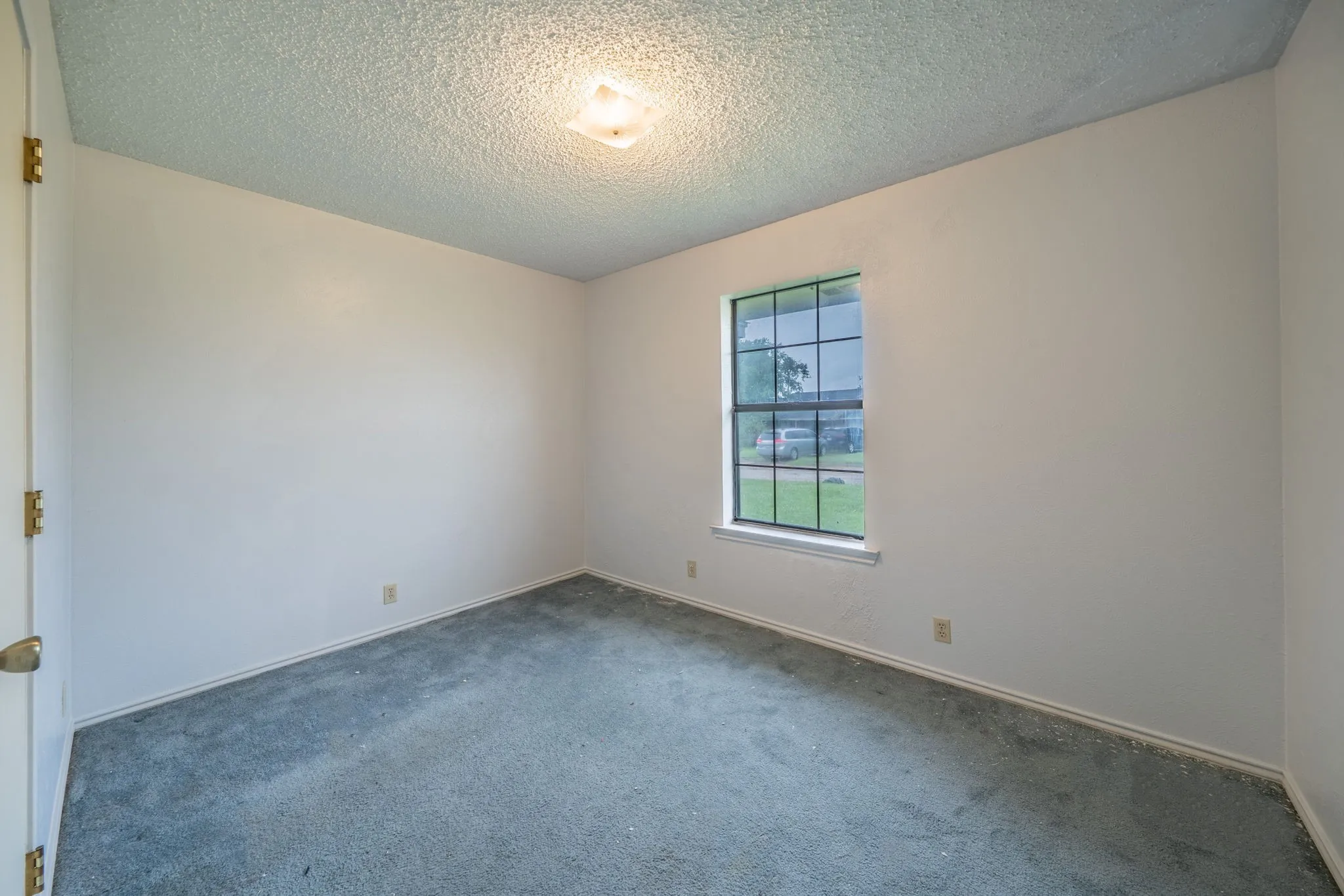Single Family Residence For Sale in Ellis County , 516 Venice Drive, Italy, Texas 76651, 3 Bedroom, 1 Bathroom, 1 Garage spaces, 1,146 Sqft, built in 1986, mls#21254930, Real Estate Agent in Italy, Homes For Sale in Ellis county, Homes For Sale in Italy, Realtor in Italy Texas, Real Estate Brokerage Independent Realty Texas, Luminita Cordes Realtor