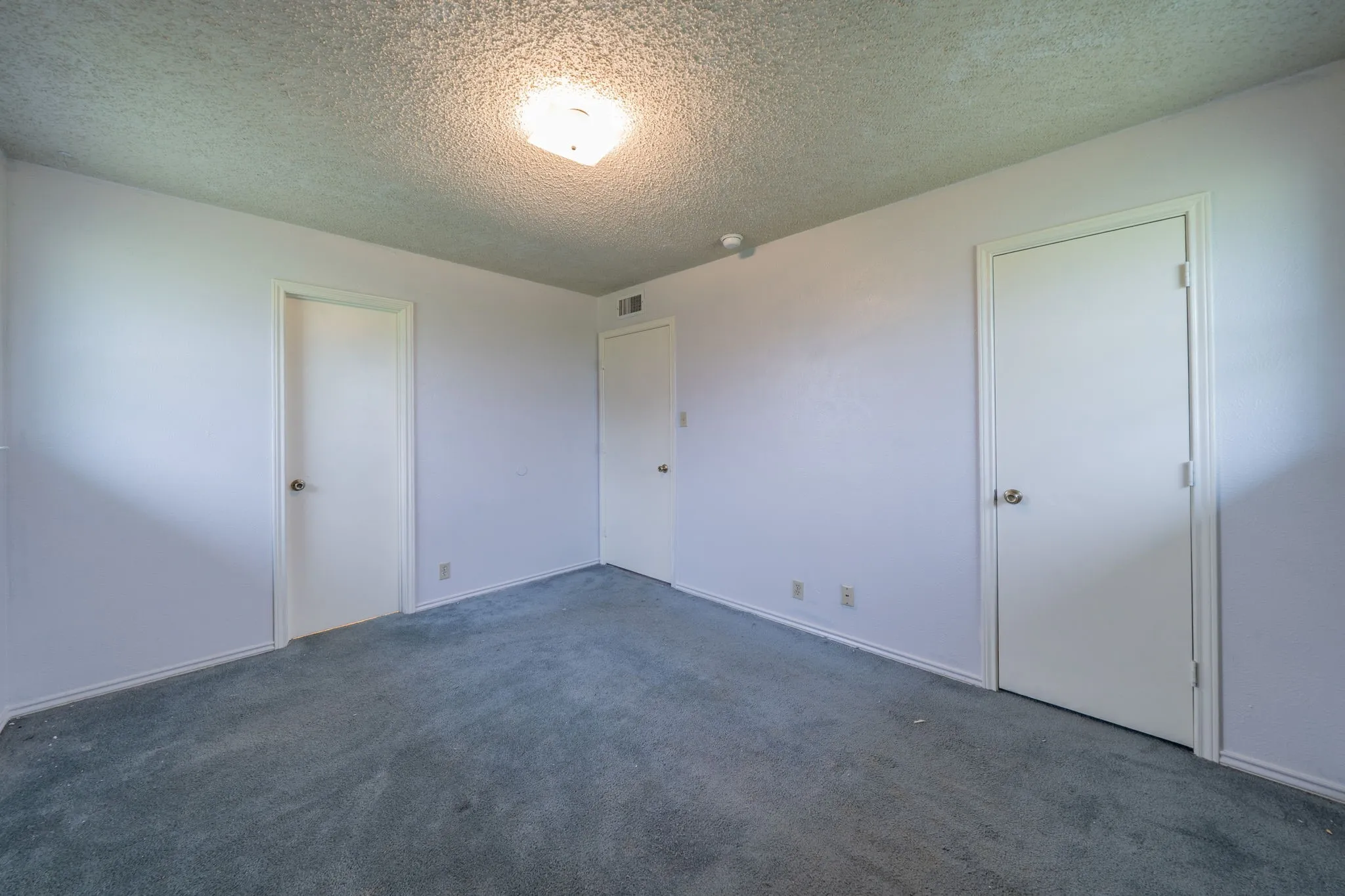 Single Family Residence For Sale in Ellis County , 516 Venice Drive, Italy, Texas 76651, 3 Bedroom, 1 Bathroom, 1 Garage spaces, 1,146 Sqft, built in 1986, mls#21254930, Real Estate Agent in Italy, Homes For Sale in Ellis county, Homes For Sale in Italy, Realtor in Italy Texas, Real Estate Brokerage Independent Realty Texas, Luminita Cordes Realtor