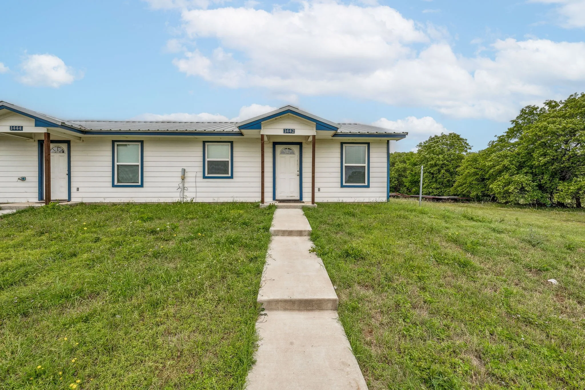 For Sale in Erath County , 1450 (A) Lincoln Drive, Stephenville, Texas 76401, 8 Bedroom, 4 Bathroom, Garage spaces, 0 Sqft, built in 1987, Preowned, mls#21253393, Real Estate Agent in Stephenville, Homes For Sale in Erath county, Homes For Sale in Stephenville, Realtor in Stephenville Texas, Real Estate Brokerage Independent Realty Texas, Luminita Cordes Realtor