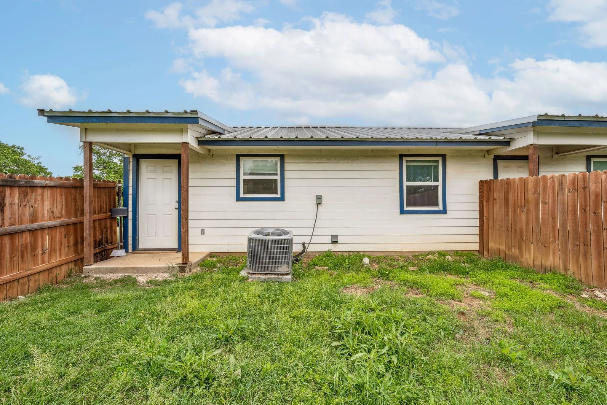 For Sale in Erath County , 1450 (A) Lincoln Drive, Stephenville, Texas 76401, 8 Bedroom, 4 Bathroom, Garage spaces, 0 Sqft, built in 1987, Preowned, mls#21253393, Real Estate Agent in Stephenville, Homes For Sale in Erath county, Homes For Sale in Stephenville, Realtor in Stephenville Texas, Real Estate Brokerage Independent Realty Texas, Luminita Cordes Realtor