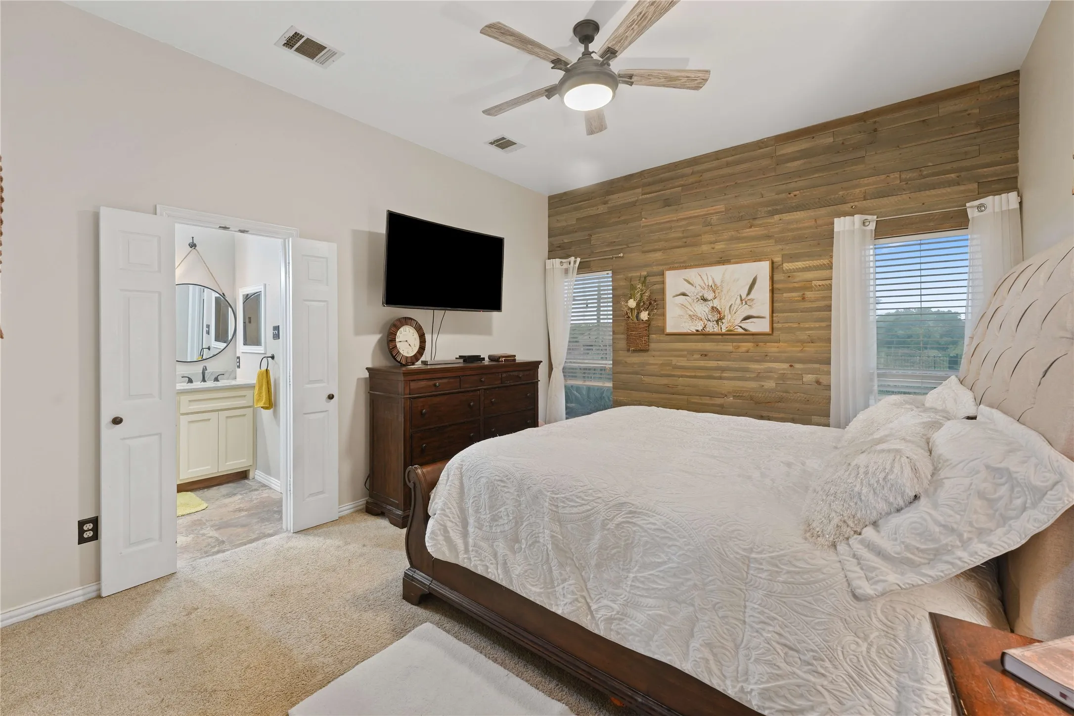 Single Family Residence For Sale in Rockwall County , 118 Dustin Drive, Fate, Texas 75189, 3 Bedroom, 2 Bathroom, 2 Garage spaces, 1,732 Sqft, built in 2004, mls#21257944, Real Estate Agent in Fate, Homes For Sale in Rockwall county, Homes For Sale in Fate, Realtor in Fate Texas, Real Estate Brokerage Independent Realty Texas, Luminita Cordes Realtor