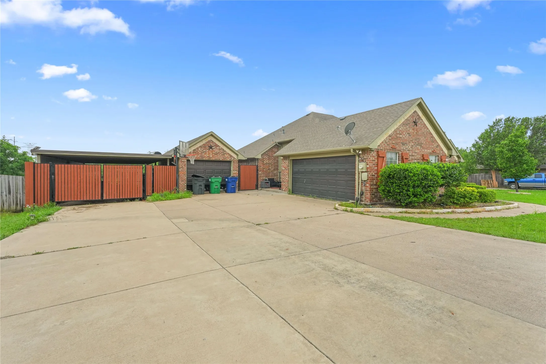 Single Family Residence For Sale in Rockwall County , 118 Dustin Drive, Fate, Texas 75189, 3 Bedroom, 2 Bathroom, 2 Garage spaces, 1,732 Sqft, built in 2004, mls#21257944, Real Estate Agent in Fate, Homes For Sale in Rockwall county, Homes For Sale in Fate, Realtor in Fate Texas, Real Estate Brokerage Independent Realty Texas, Luminita Cordes Realtor