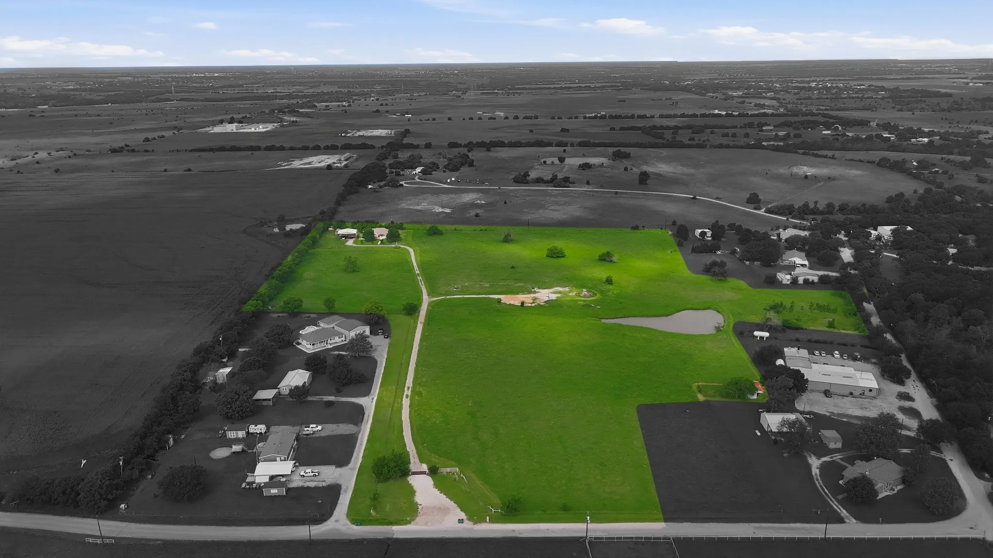 Single Family Residence For Sale in Denton County , 3289 Mitchell Road, Krum, Texas 76249, 3 Bedrooms, 2 Bathrooms, Garage spaces, 1,829 Sqft, built in 2001, Preowned, Price $799,000, mls#21257924, Real Estate Agent in Krum, Homes For Sale in Denton county, Homes For Sale in Krum, Realtor in Krum Texas, Real Estate Brokerage Independent Realty Texas, Luminita Cordes Realtor