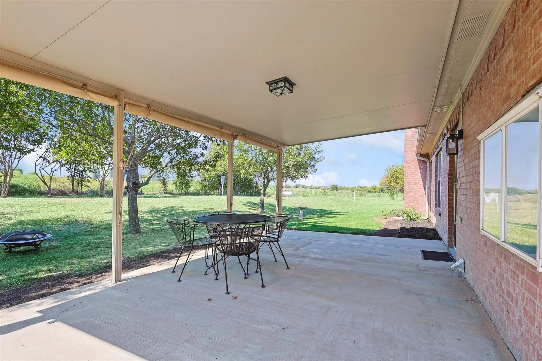 Single Family Residence For Sale in Denton County , 3289 Mitchell Road, Krum, Texas 76249, 3 Bedrooms, 2 Bathrooms, Garage spaces, 1,829 Sqft, built in 2001, Preowned, Price $799,000, mls#21257924, Real Estate Agent in Krum, Homes For Sale in Denton county, Homes For Sale in Krum, Realtor in Krum Texas, Real Estate Brokerage Independent Realty Texas, Luminita Cordes Realtor