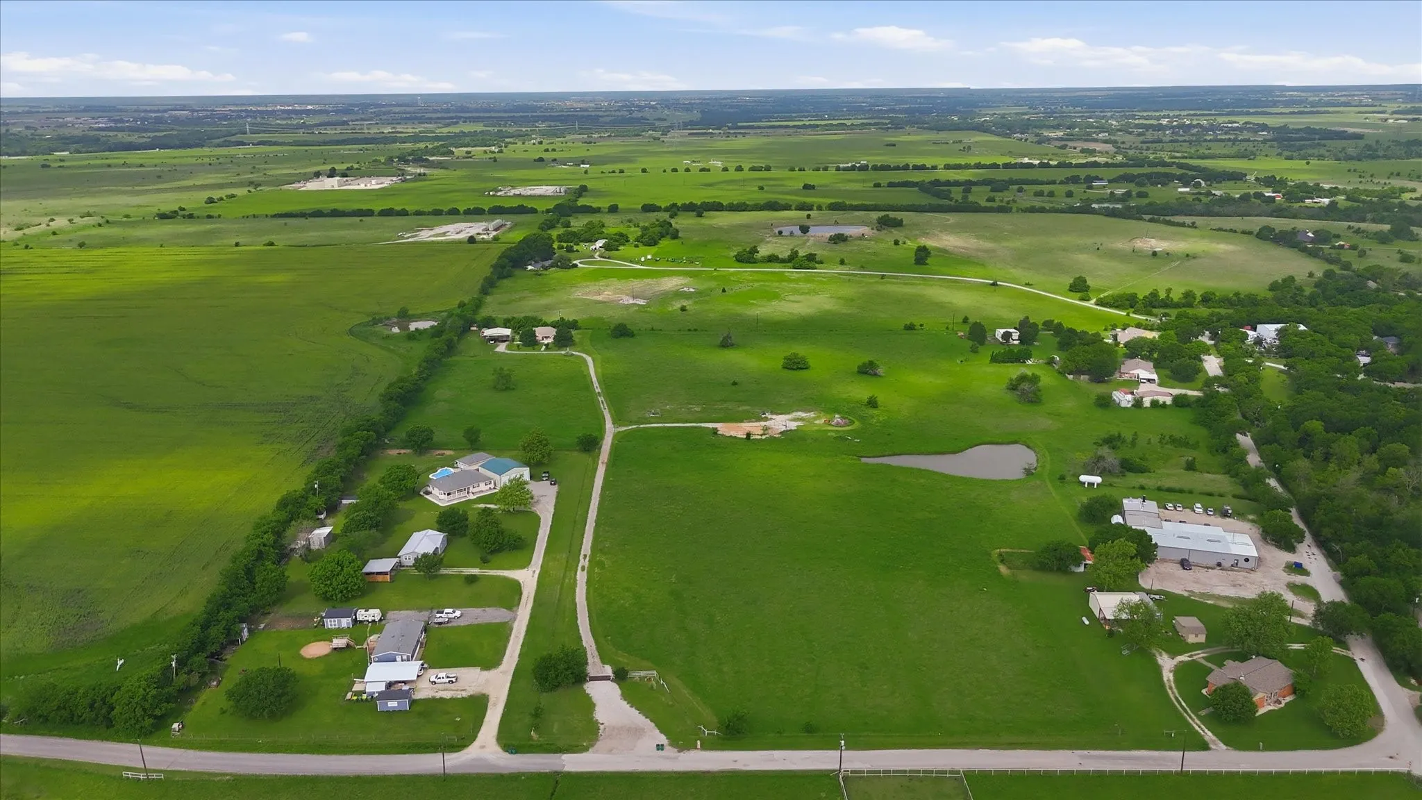 Single Family Residence For Sale in Denton County , 3289 Mitchell Road, Krum, Texas 76249, 3 Bedrooms, 2 Bathrooms, Garage spaces, 1,829 Sqft, built in 2001, Preowned, Price $799,000, mls#21257924, Real Estate Agent in Krum, Homes For Sale in Denton county, Homes For Sale in Krum, Realtor in Krum Texas, Real Estate Brokerage Independent Realty Texas, Luminita Cordes Realtor