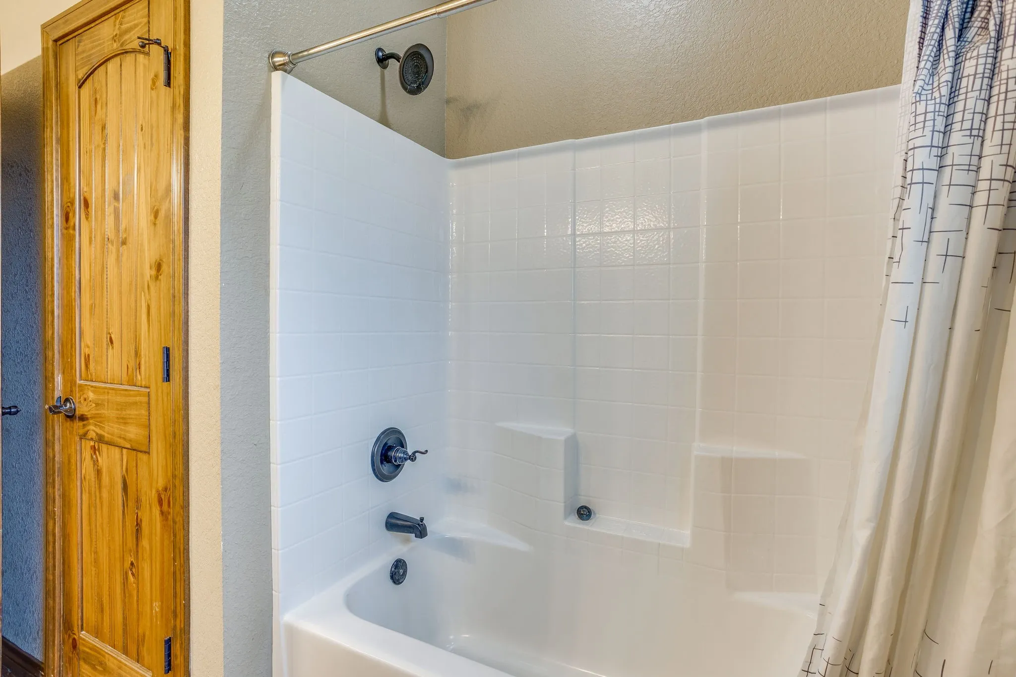 Farm For Sale in Hill County , 184 Hcr 1439, Covington, Texas 76636, 4 Bedroom, 3 Bathroom, Garage spaces, 2,318 Sqft, built in 2018, Preowned, mls#21257273, Real Estate Agent in Covington, Homes For Sale in Hill county, Homes For Sale in Covington, Realtor in Covington Texas, Real Estate Brokerage Independent Realty Texas, Luminita Cordes Realtor