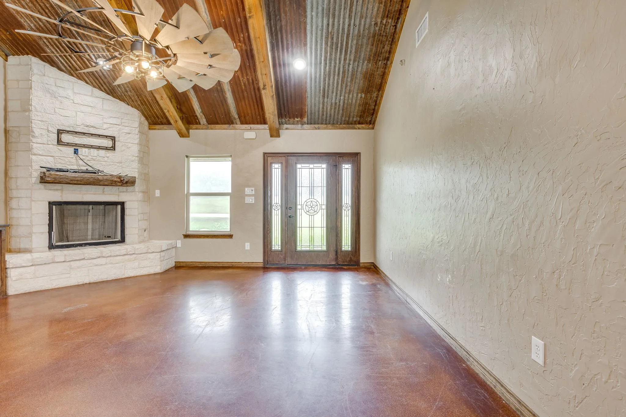 Farm For Sale in Hill County , 184 Hcr 1439, Covington, Texas 76636, 4 Bedroom, 3 Bathroom, Garage spaces, 2,318 Sqft, built in 2018, Preowned, mls#21257273, Real Estate Agent in Covington, Homes For Sale in Hill county, Homes For Sale in Covington, Realtor in Covington Texas, Real Estate Brokerage Independent Realty Texas, Luminita Cordes Realtor