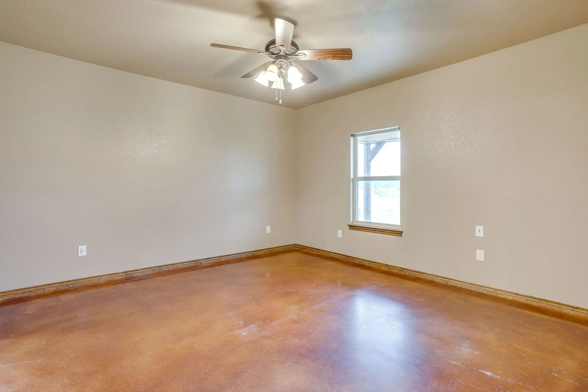 Farm For Sale in Hill County , 184 Hcr 1439, Covington, Texas 76636, 4 Bedroom, 3 Bathroom, Garage spaces, 2,318 Sqft, built in 2018, Preowned, mls#21257273, Real Estate Agent in Covington, Homes For Sale in Hill county, Homes For Sale in Covington, Realtor in Covington Texas, Real Estate Brokerage Independent Realty Texas, Luminita Cordes Realtor