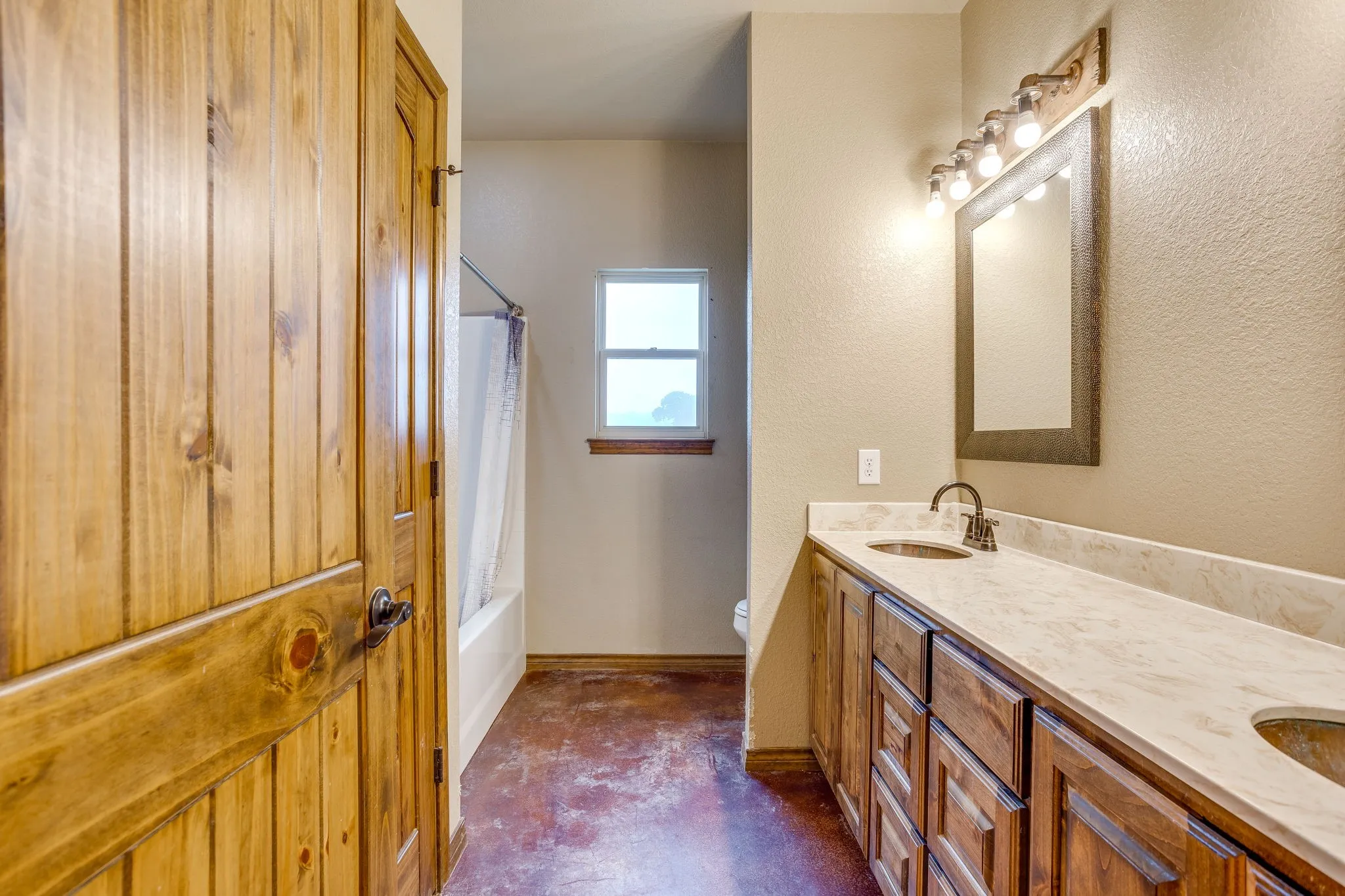 Farm For Sale in Hill County , 184 Hcr 1439, Covington, Texas 76636, 4 Bedroom, 3 Bathroom, Garage spaces, 2,318 Sqft, built in 2018, Preowned, mls#21257273, Real Estate Agent in Covington, Homes For Sale in Hill county, Homes For Sale in Covington, Realtor in Covington Texas, Real Estate Brokerage Independent Realty Texas, Luminita Cordes Realtor