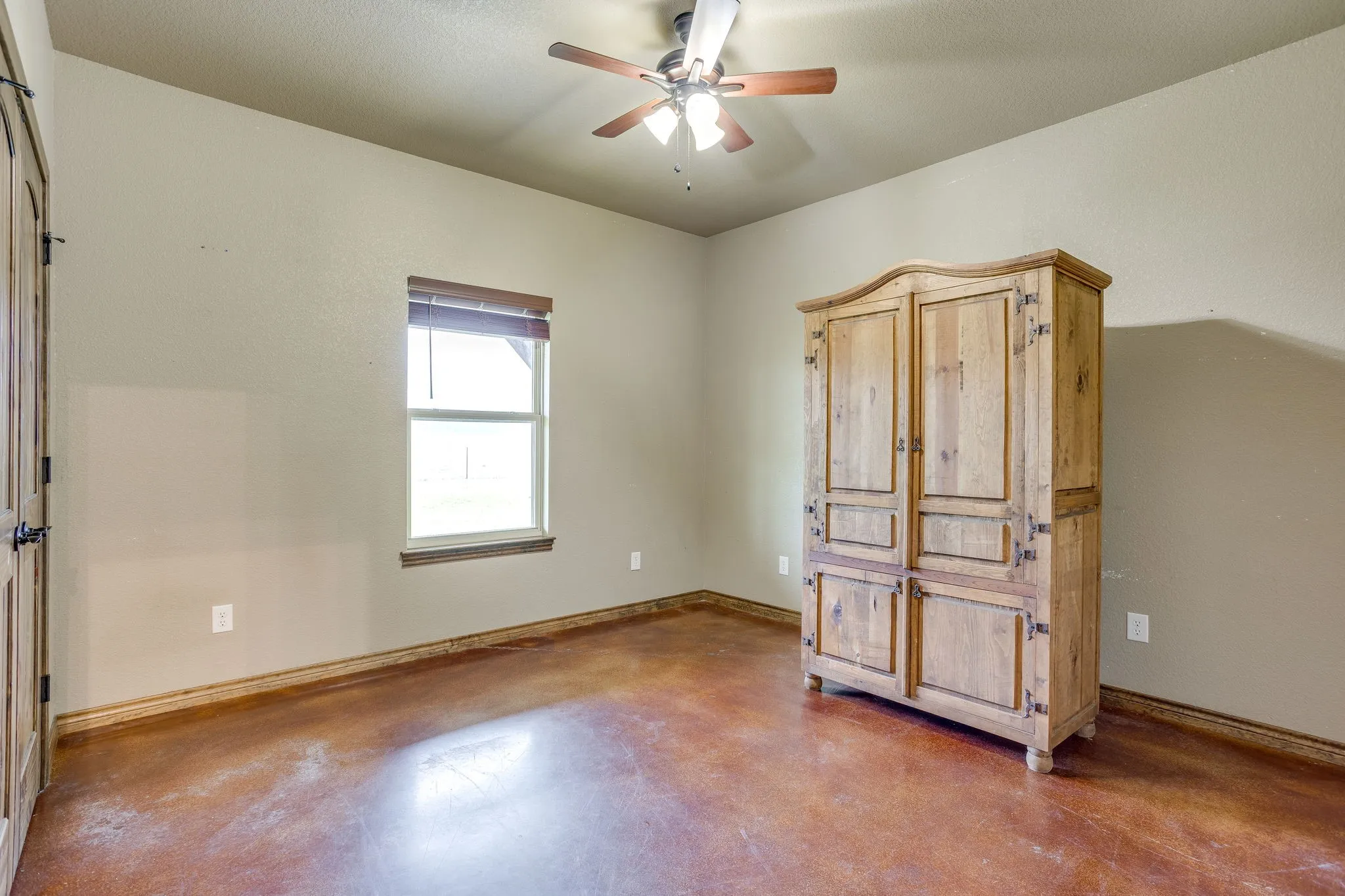 Farm For Sale in Hill County , 184 Hcr 1439, Covington, Texas 76636, 4 Bedroom, 3 Bathroom, Garage spaces, 2,318 Sqft, built in 2018, Preowned, mls#21257273, Real Estate Agent in Covington, Homes For Sale in Hill county, Homes For Sale in Covington, Realtor in Covington Texas, Real Estate Brokerage Independent Realty Texas, Luminita Cordes Realtor
