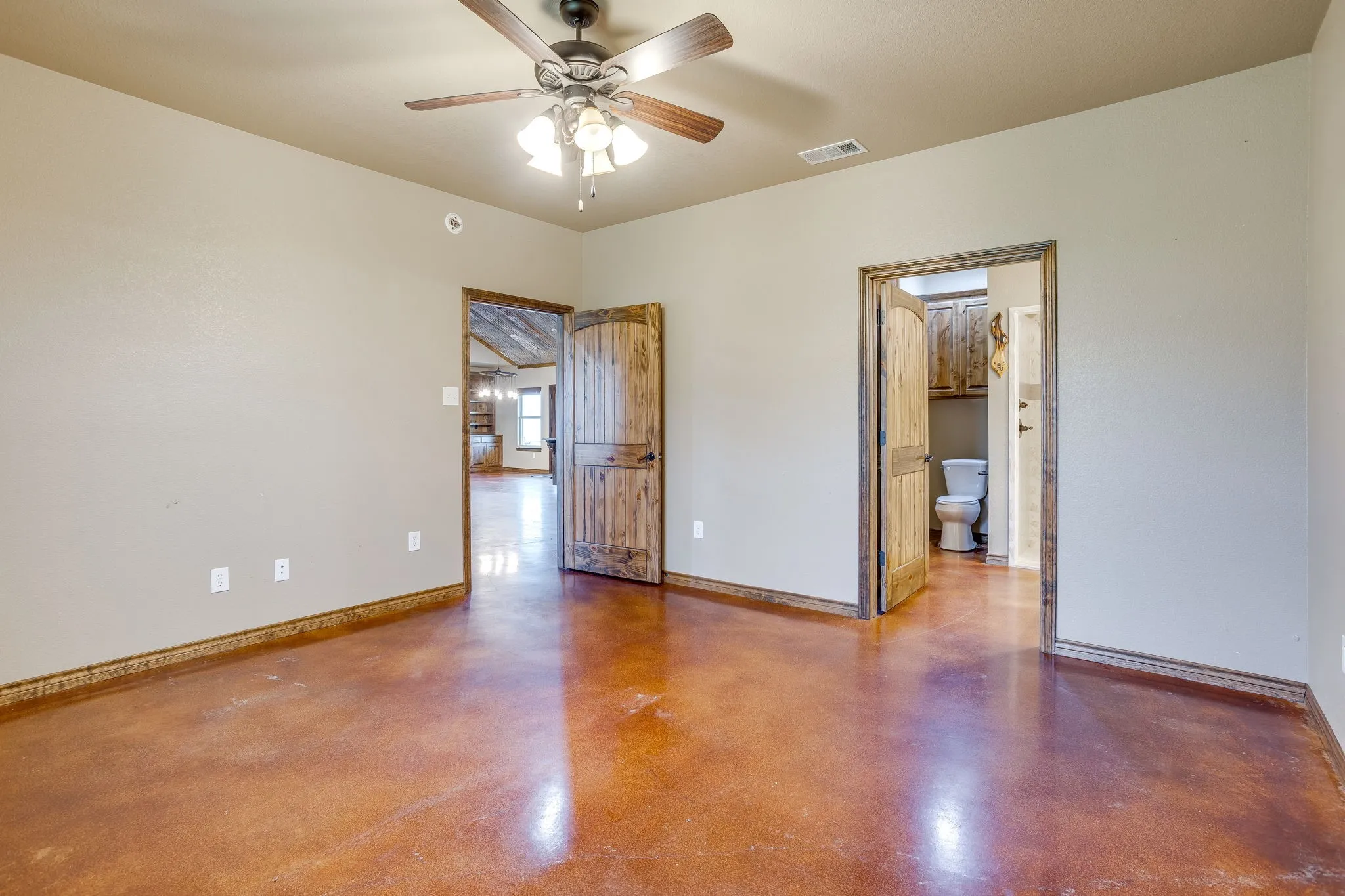Farm For Sale in Hill County , 184 Hcr 1439, Covington, Texas 76636, 4 Bedroom, 3 Bathroom, Garage spaces, 2,318 Sqft, built in 2018, Preowned, mls#21257273, Real Estate Agent in Covington, Homes For Sale in Hill county, Homes For Sale in Covington, Realtor in Covington Texas, Real Estate Brokerage Independent Realty Texas, Luminita Cordes Realtor