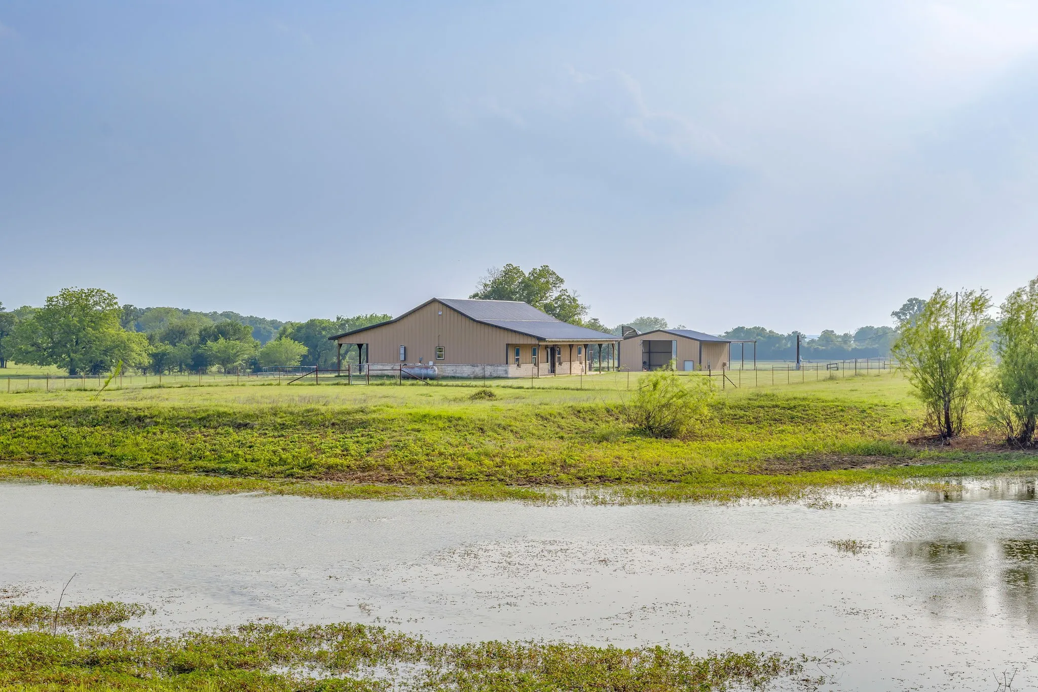 Farm For Sale in Hill County , 184 Hcr 1439, Covington, Texas 76636, 4 Bedroom, 3 Bathroom, Garage spaces, 2,318 Sqft, built in 2018, Preowned, mls#21257273, Real Estate Agent in Covington, Homes For Sale in Hill county, Homes For Sale in Covington, Realtor in Covington Texas, Real Estate Brokerage Independent Realty Texas, Luminita Cordes Realtor
