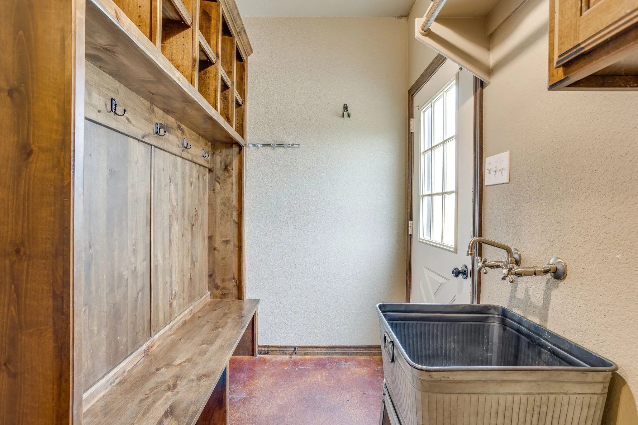 Farm For Sale in Hill County , 184 Hcr 1439, Covington, Texas 76636, 4 Bedroom, 3 Bathroom, Garage spaces, 2,318 Sqft, built in 2018, Preowned, mls#21257273, Real Estate Agent in Covington, Homes For Sale in Hill county, Homes For Sale in Covington, Realtor in Covington Texas, Real Estate Brokerage Independent Realty Texas, Luminita Cordes Realtor