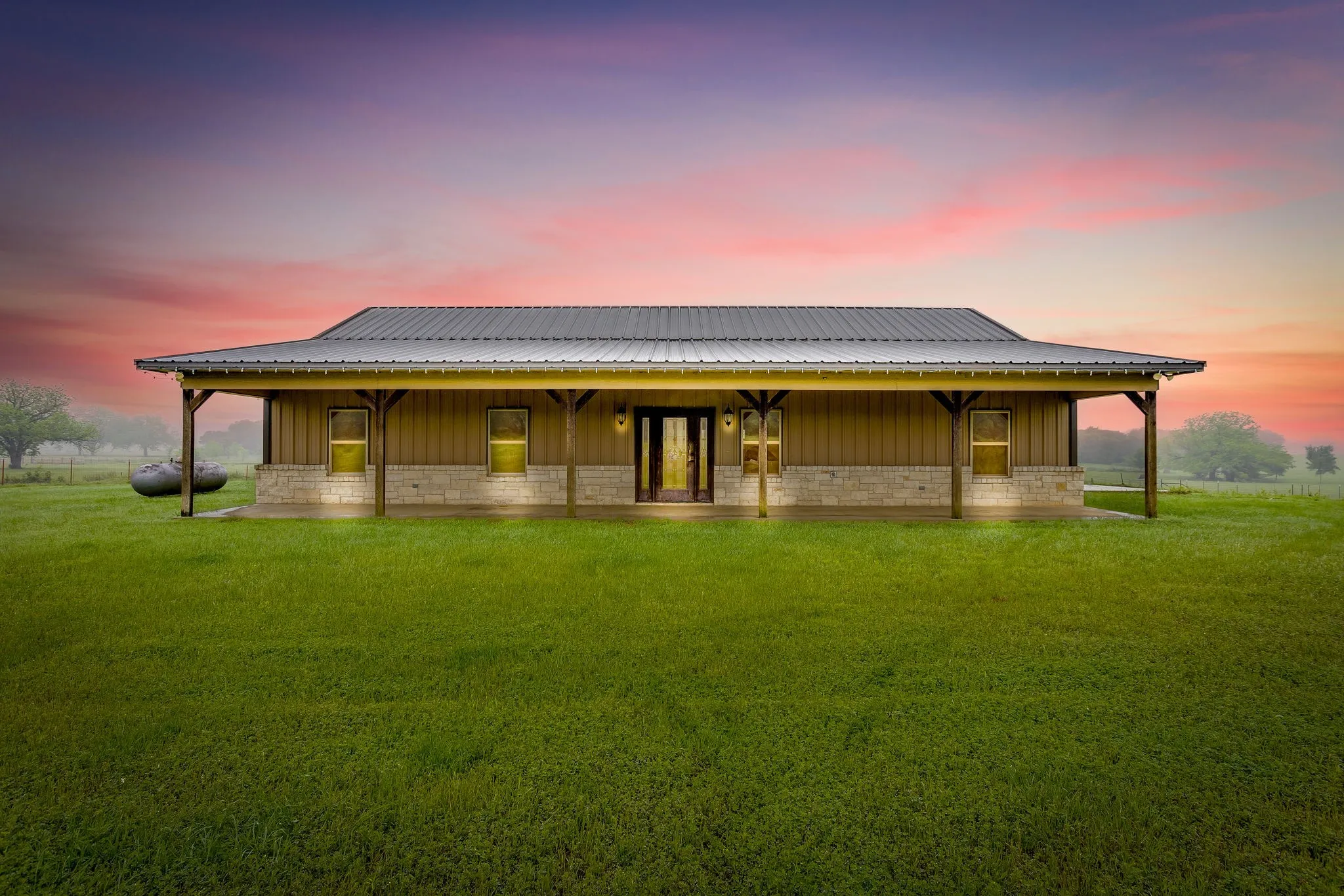 Farm For Sale in Hill County , 184 Hcr 1439, Covington, Texas 76636, 4 Bedroom, 3 Bathroom, Garage spaces, 2,318 Sqft, built in 2018, Preowned, mls#21257273, Real Estate Agent in Covington, Homes For Sale in Hill county, Homes For Sale in Covington, Realtor in Covington Texas, Real Estate Brokerage Independent Realty Texas, Luminita Cordes Realtor