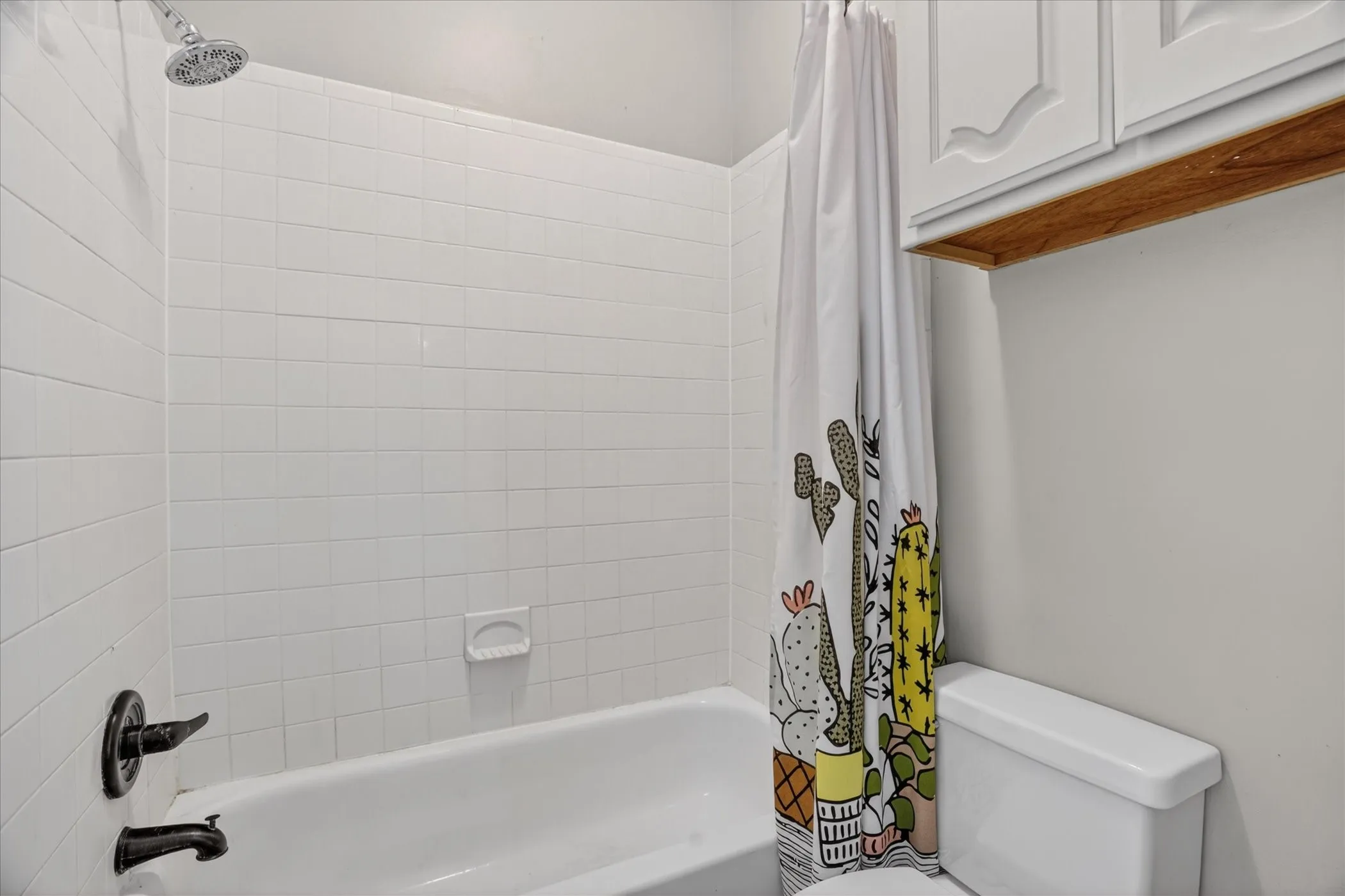 Single Family Residence For Sale in Parker County , 309 Verde Road, Willow Park, Texas 76087, 4 Bedroom, 3 Bathroom, 3 Garage spaces, 2,833 Sqft, built in 1998, Preowned, Price $635,000, mls#21256944, Real Estate Agent in Willow Park, Homes For Sale in Parker county, Homes For Sale in Willow Park, Realtor in Willow Park Texas, Real Estate Brokerage Independent Realty Texas, Luminita Cordes Realtor