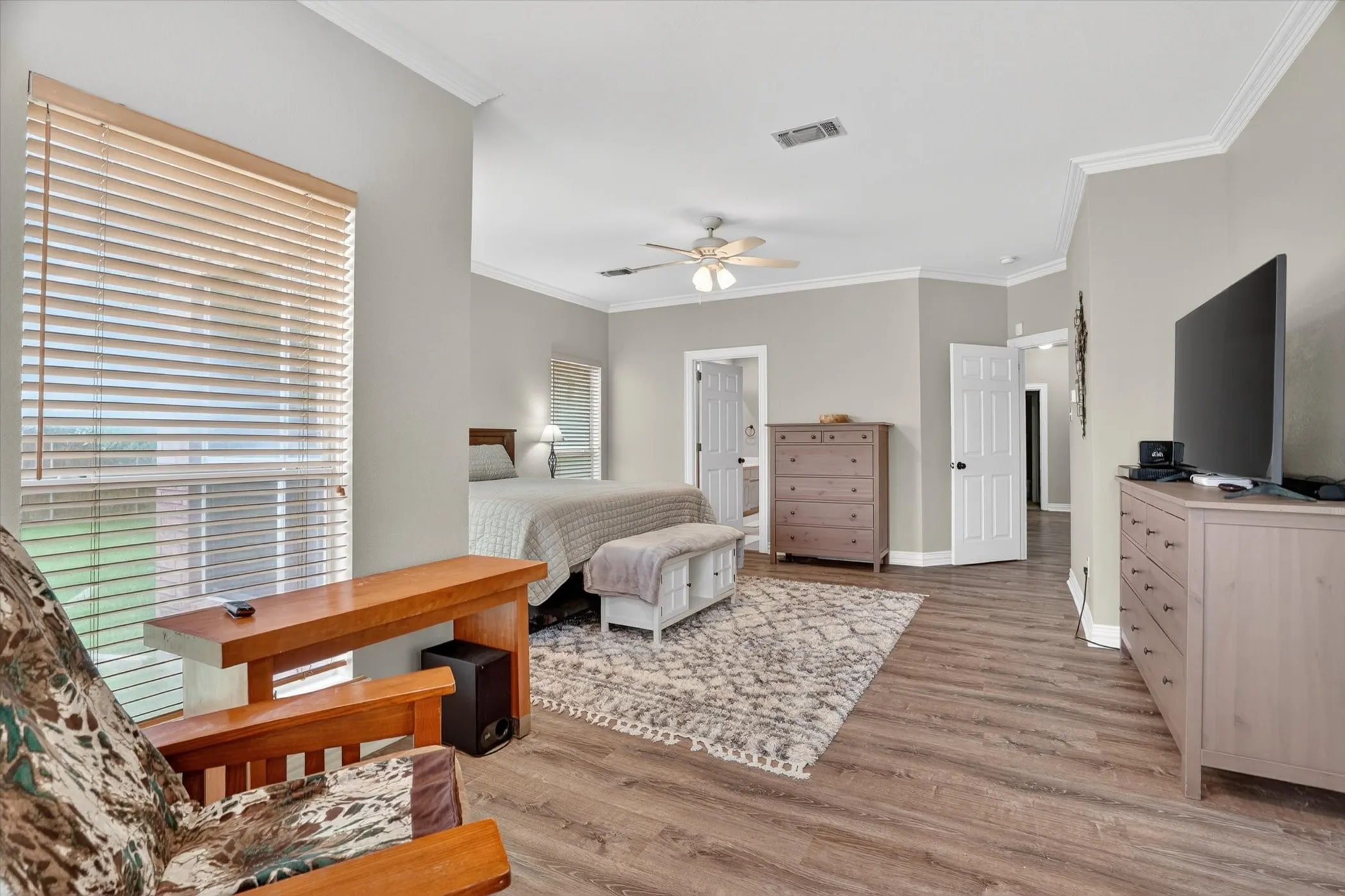 Single Family Residence For Sale in Parker County , 309 Verde Road, Willow Park, Texas 76087, 4 Bedroom, 3 Bathroom, 3 Garage spaces, 2,833 Sqft, built in 1998, Preowned, Price $635,000, mls#21256944, Real Estate Agent in Willow Park, Homes For Sale in Parker county, Homes For Sale in Willow Park, Realtor in Willow Park Texas, Real Estate Brokerage Independent Realty Texas, Luminita Cordes Realtor