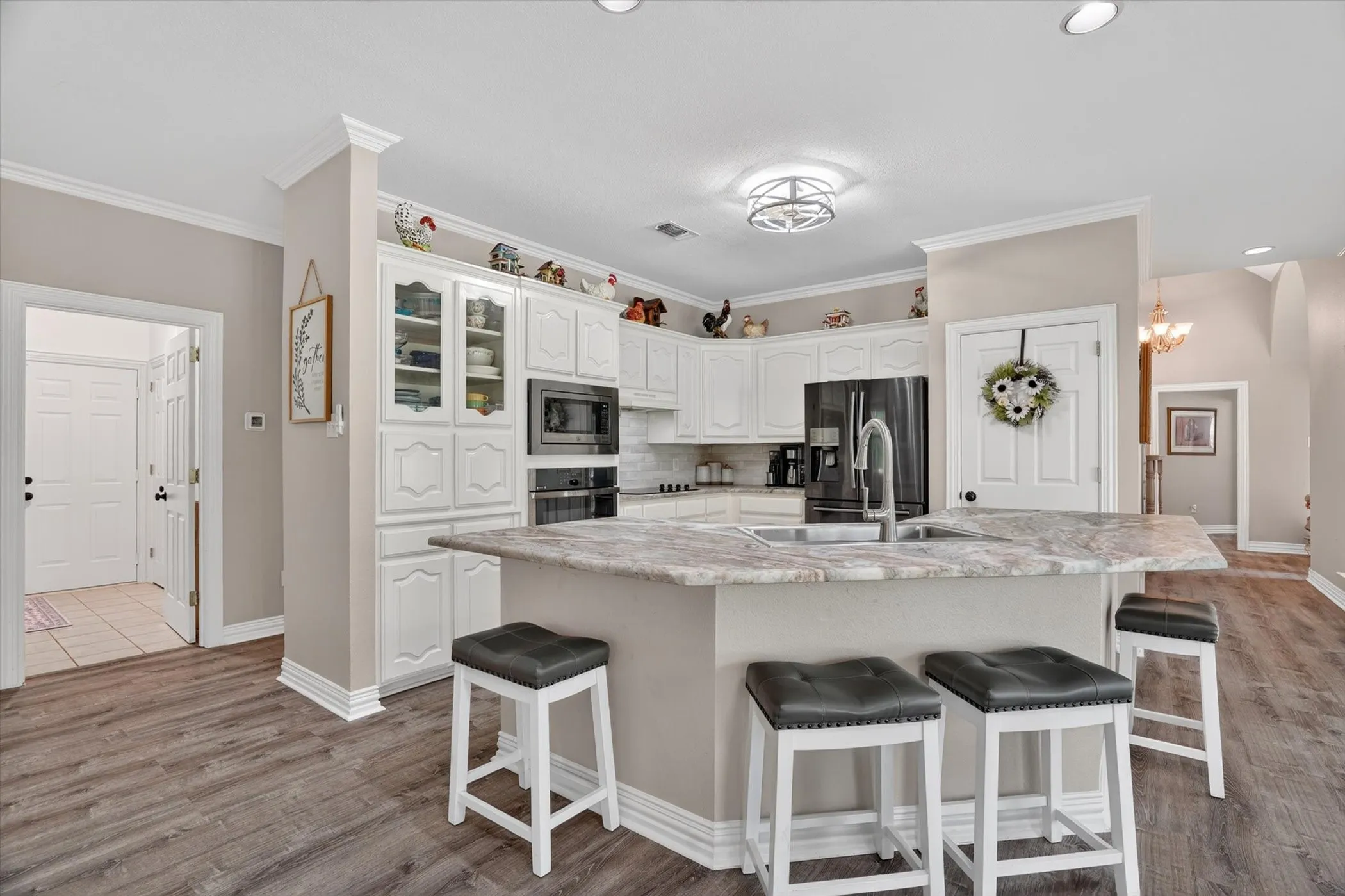 Single Family Residence For Sale in Parker County , 309 Verde Road, Willow Park, Texas 76087, 4 Bedroom, 3 Bathroom, 3 Garage spaces, 2,833 Sqft, built in 1998, Preowned, Price $635,000, mls#21256944, Real Estate Agent in Willow Park, Homes For Sale in Parker county, Homes For Sale in Willow Park, Realtor in Willow Park Texas, Real Estate Brokerage Independent Realty Texas, Luminita Cordes Realtor