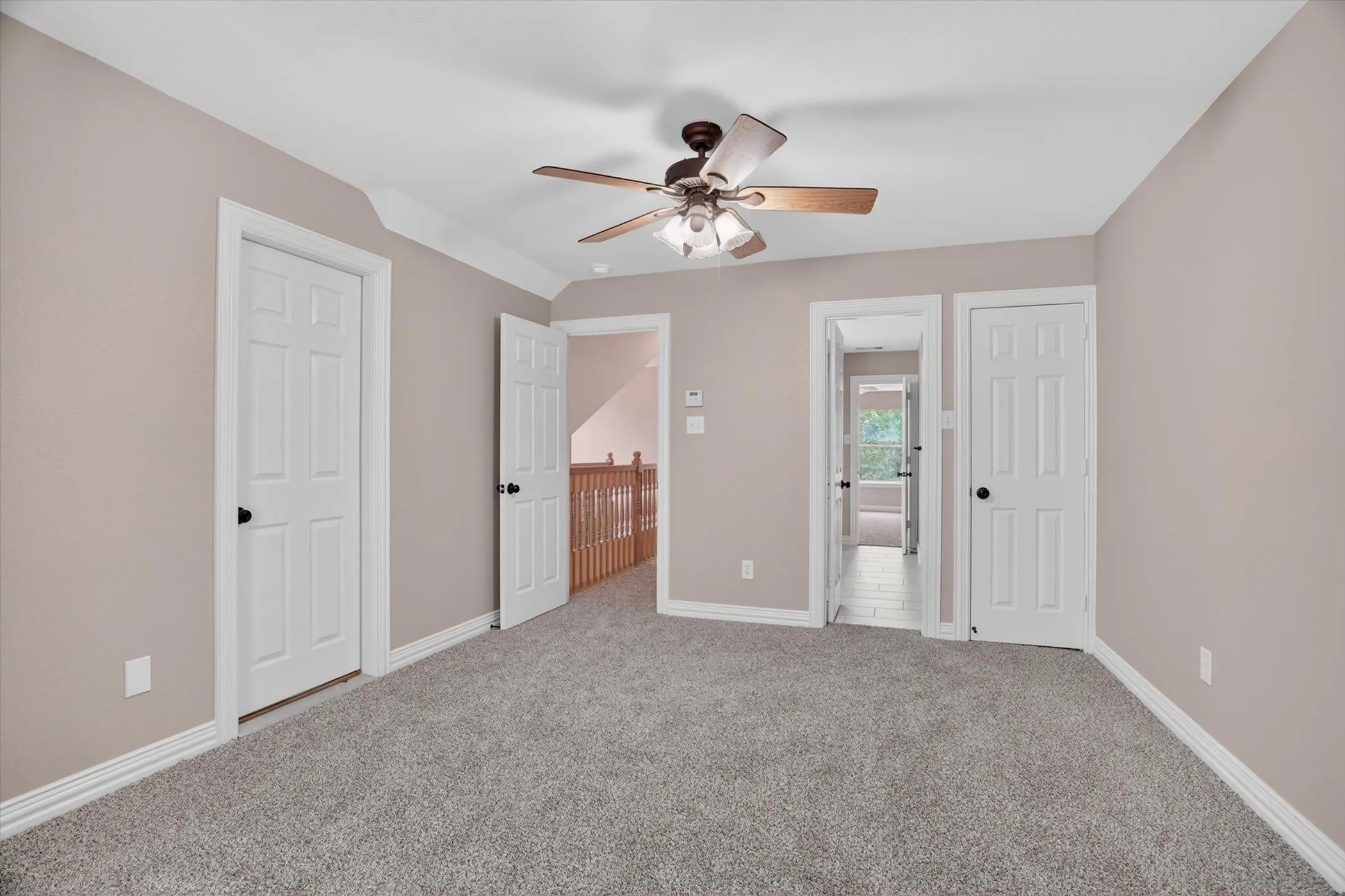 Single Family Residence For Sale in Parker County , 309 Verde Road, Willow Park, Texas 76087, 4 Bedroom, 3 Bathroom, 3 Garage spaces, 2,833 Sqft, built in 1998, Preowned, Price $635,000, mls#21256944, Real Estate Agent in Willow Park, Homes For Sale in Parker county, Homes For Sale in Willow Park, Realtor in Willow Park Texas, Real Estate Brokerage Independent Realty Texas, Luminita Cordes Realtor