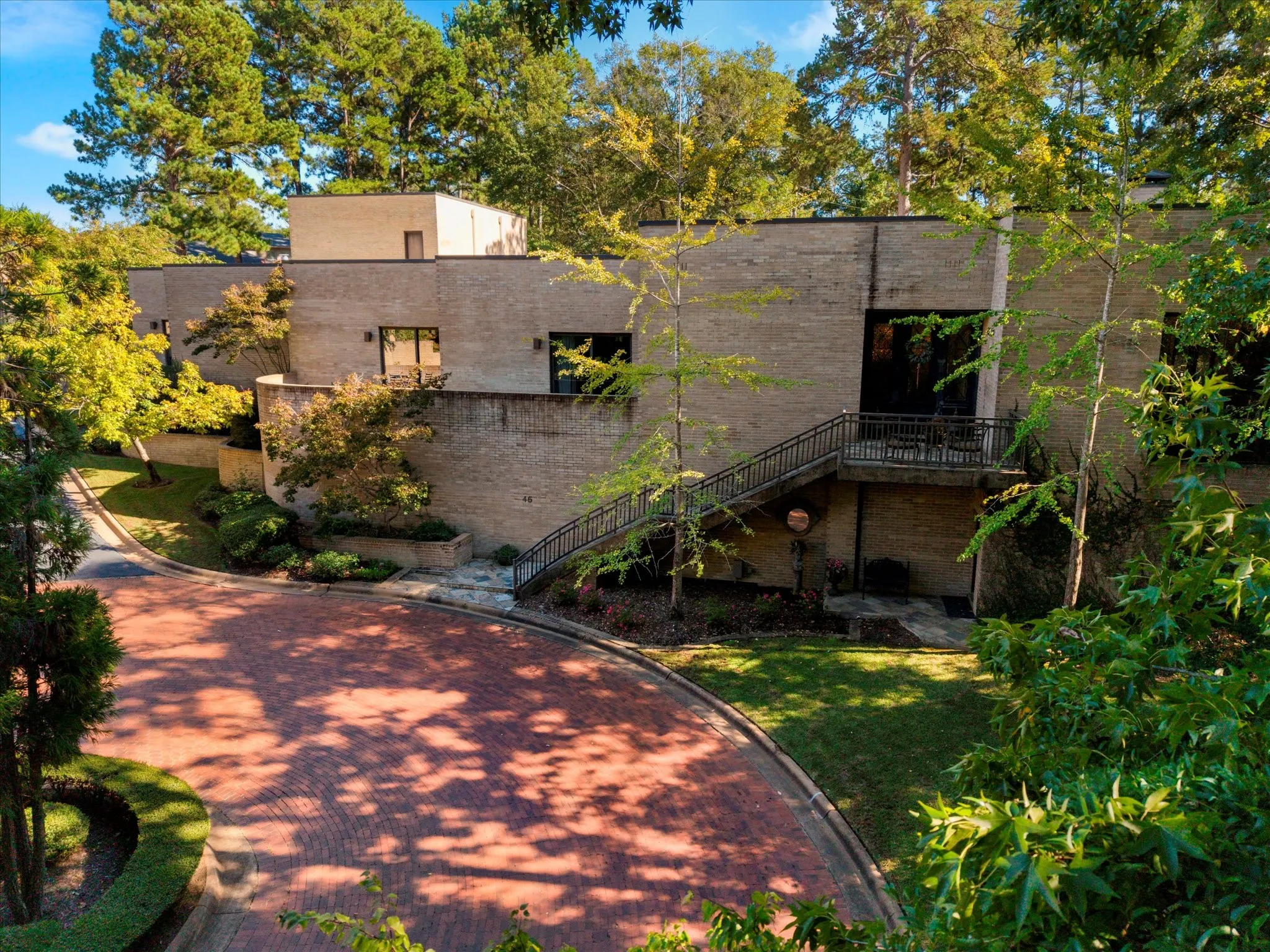 Single Family Residence For Sale in Gregg County , 45 Palisades Boulevard, Longview, Texas 75605, 3 Bedrooms, 5 Bathrooms, 2 Garage spaces, 5,801 Sqft, built in 2002, Preowned, Price $1,095,000, mls#21257961, Real Estate Agent in Longview, Homes For Sale in Gregg county, Homes For Sale in Longview, Realtor in Longview Texas, Real Estate Brokerage Independent Realty Texas, Luminita Cordes Realtor