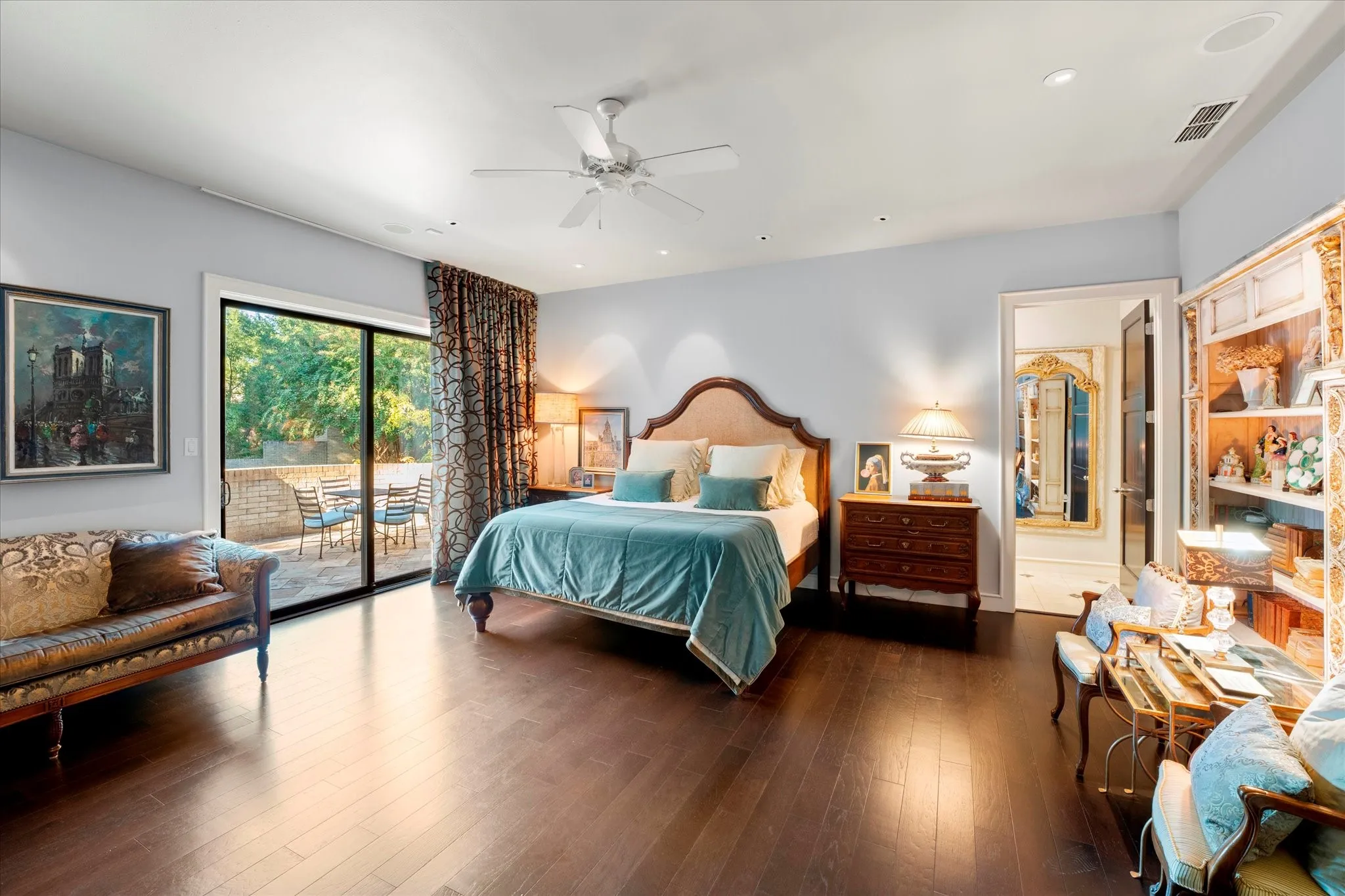 Single Family Residence For Sale in Gregg County , 45 Palisades Boulevard, Longview, Texas 75605, 3 Bedrooms, 5 Bathrooms, 2 Garage spaces, 5,801 Sqft, built in 2002, Preowned, Price $1,095,000, mls#21257961, Real Estate Agent in Longview, Homes For Sale in Gregg county, Homes For Sale in Longview, Realtor in Longview Texas, Real Estate Brokerage Independent Realty Texas, Luminita Cordes Realtor