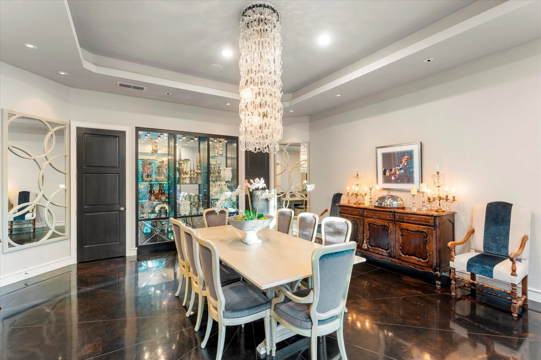 Single Family Residence For Sale in Gregg County , 45 Palisades Boulevard, Longview, Texas 75605, 3 Bedrooms, 5 Bathrooms, 2 Garage spaces, 5,801 Sqft, built in 2002, Preowned, Price $1,095,000, mls#21257961, Real Estate Agent in Longview, Homes For Sale in Gregg county, Homes For Sale in Longview, Realtor in Longview Texas, Real Estate Brokerage Independent Realty Texas, Luminita Cordes Realtor