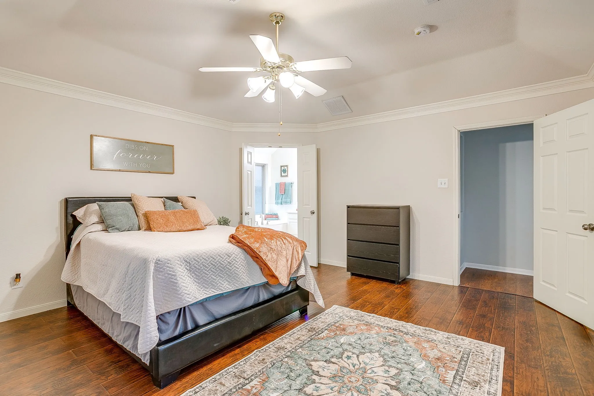 Single Family Residence For Sale in Tarrant County , 1519 Stratford Drive, Mansfield, Texas 76063, 4 Bedroom, 2 Bathroom, 2 Garage spaces, 2,114 Sqft, built in 1996, mls#21257903, Real Estate Agent in Mansfield, Homes For Sale in Tarrant county, Homes For Sale in Mansfield, Realtor in Mansfield Texas, Real Estate Brokerage Independent Realty Texas, Luminita Cordes Realtor
