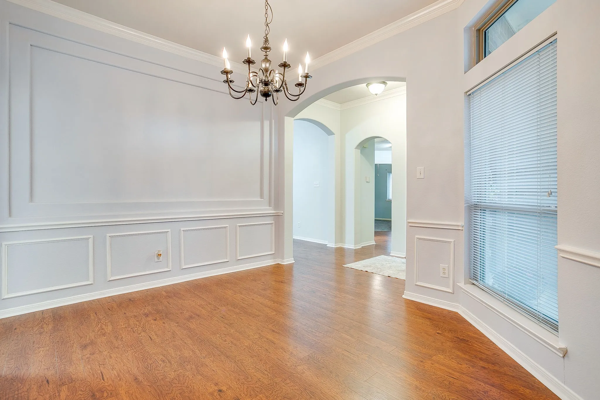 Single Family Residence For Sale in Tarrant County , 1519 Stratford Drive, Mansfield, Texas 76063, 4 Bedroom, 2 Bathroom, 2 Garage spaces, 2,114 Sqft, built in 1996, mls#21257903, Real Estate Agent in Mansfield, Homes For Sale in Tarrant county, Homes For Sale in Mansfield, Realtor in Mansfield Texas, Real Estate Brokerage Independent Realty Texas, Luminita Cordes Realtor