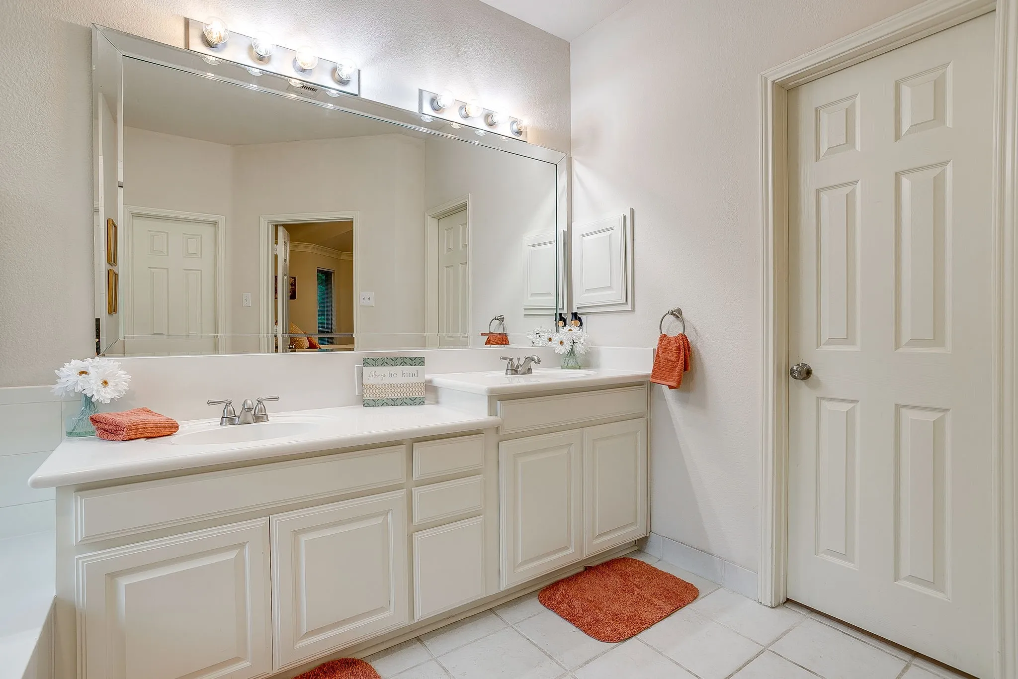 Single Family Residence For Sale in Tarrant County , 1519 Stratford Drive, Mansfield, Texas 76063, 4 Bedroom, 2 Bathroom, 2 Garage spaces, 2,114 Sqft, built in 1996, mls#21257903, Real Estate Agent in Mansfield, Homes For Sale in Tarrant county, Homes For Sale in Mansfield, Realtor in Mansfield Texas, Real Estate Brokerage Independent Realty Texas, Luminita Cordes Realtor