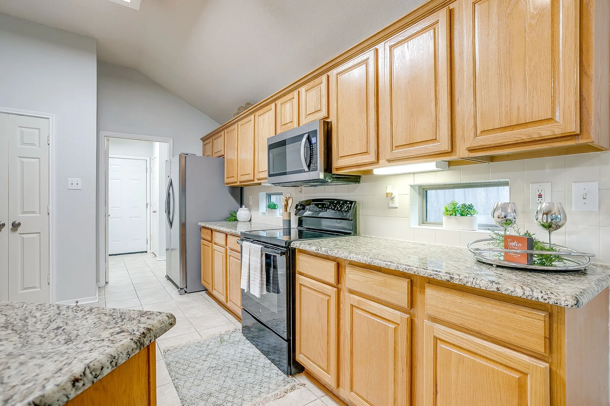 Single Family Residence For Sale in Tarrant County , 1519 Stratford Drive, Mansfield, Texas 76063, 4 Bedroom, 2 Bathroom, 2 Garage spaces, 2,114 Sqft, built in 1996, mls#21257903, Real Estate Agent in Mansfield, Homes For Sale in Tarrant county, Homes For Sale in Mansfield, Realtor in Mansfield Texas, Real Estate Brokerage Independent Realty Texas, Luminita Cordes Realtor