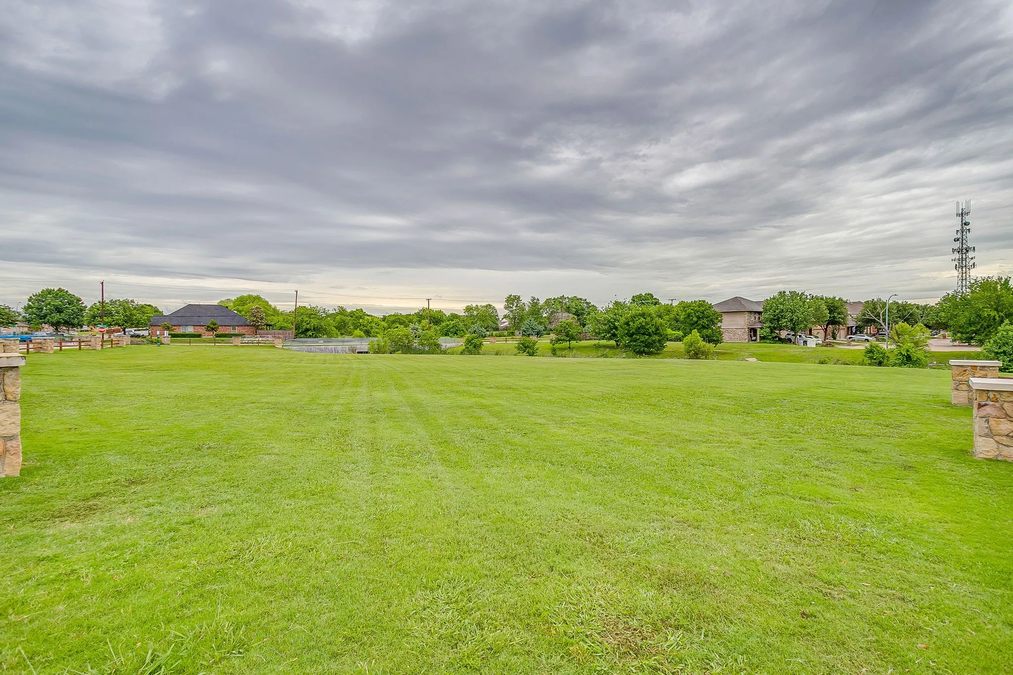Single Family Residence For Sale in Tarrant County , 3028 Wakecrest Drive, Fort Worth, Texas 76108, 3 Bedrooms, 3 Bathrooms, 2 Garage spaces, 2,241 Sqft, built in 2008, Preowned, Price $330,000, mls#21257986, Real Estate Agent in Fort Worth, Homes For Sale in Tarrant county, Homes For Sale in Fort Worth, Realtor in Fort Worth Texas, Real Estate Brokerage Independent Realty Texas, Luminita Cordes Realtor