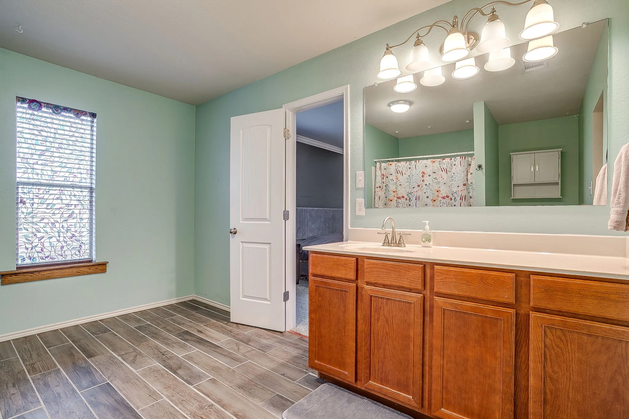 Single Family Residence For Sale in Tarrant County , 3028 Wakecrest Drive, Fort Worth, Texas 76108, 3 Bedrooms, 3 Bathrooms, 2 Garage spaces, 2,241 Sqft, built in 2008, Preowned, Price $330,000, mls#21257986, Real Estate Agent in Fort Worth, Homes For Sale in Tarrant county, Homes For Sale in Fort Worth, Realtor in Fort Worth Texas, Real Estate Brokerage Independent Realty Texas, Luminita Cordes Realtor