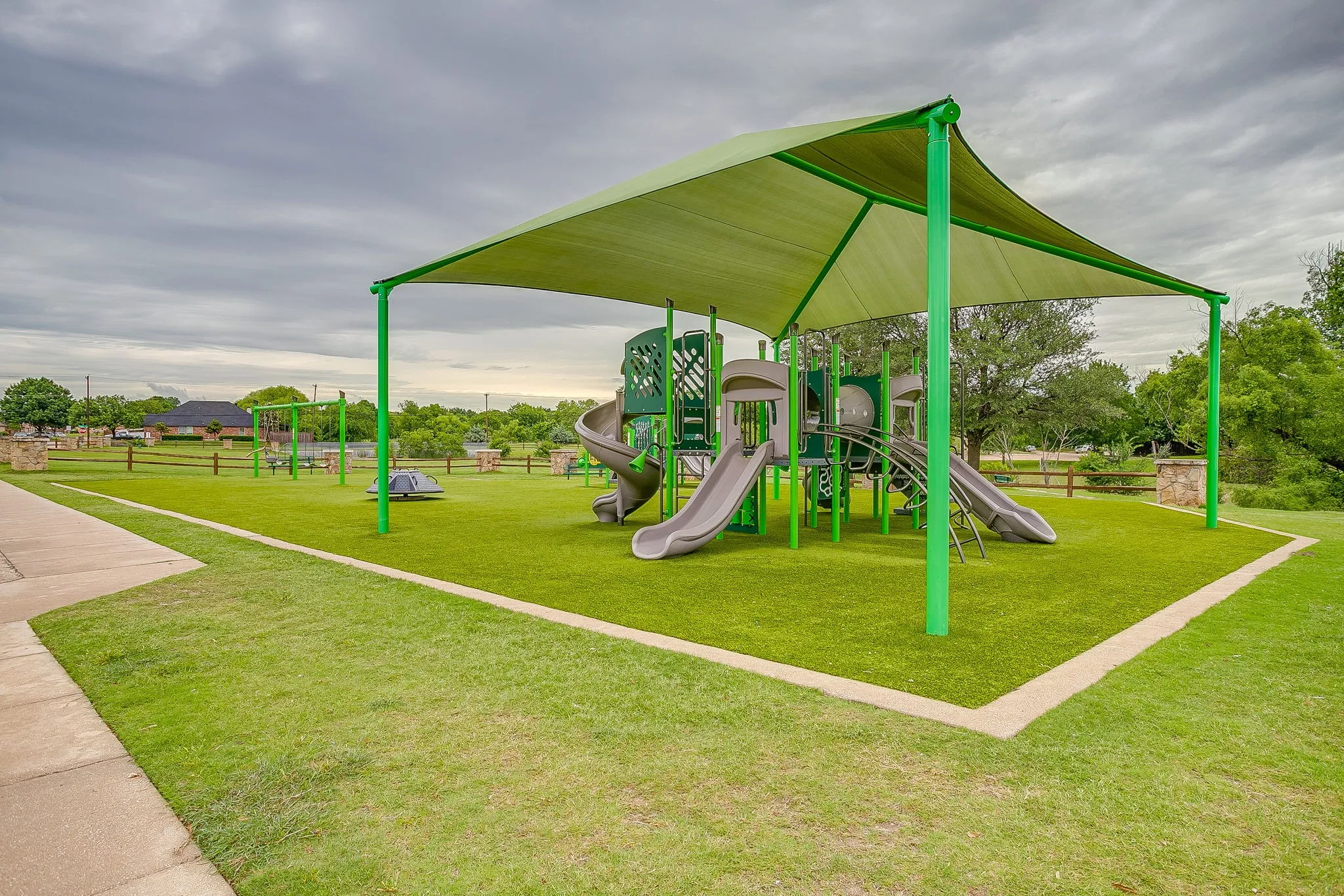 Single Family Residence For Sale in Tarrant County , 3028 Wakecrest Drive, Fort Worth, Texas 76108, 3 Bedrooms, 3 Bathrooms, 2 Garage spaces, 2,241 Sqft, built in 2008, Preowned, Price $330,000, mls#21257986, Real Estate Agent in Fort Worth, Homes For Sale in Tarrant county, Homes For Sale in Fort Worth, Realtor in Fort Worth Texas, Real Estate Brokerage Independent Realty Texas, Luminita Cordes Realtor