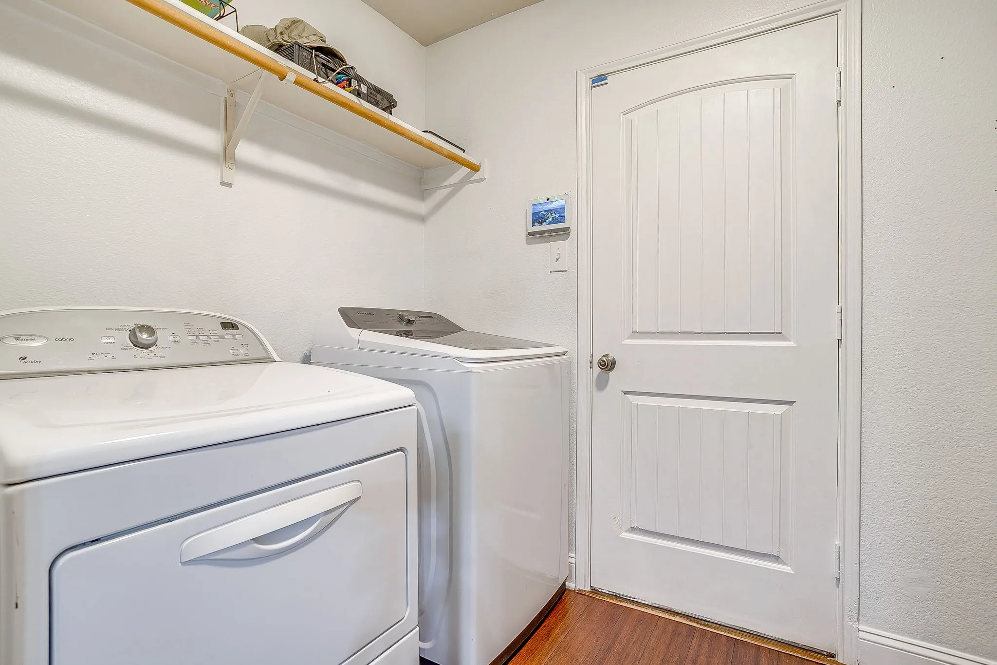 Single Family Residence For Sale in Tarrant County , 3028 Wakecrest Drive, Fort Worth, Texas 76108, 3 Bedrooms, 3 Bathrooms, 2 Garage spaces, 2,241 Sqft, built in 2008, Preowned, Price $330,000, mls#21257986, Real Estate Agent in Fort Worth, Homes For Sale in Tarrant county, Homes For Sale in Fort Worth, Realtor in Fort Worth Texas, Real Estate Brokerage Independent Realty Texas, Luminita Cordes Realtor