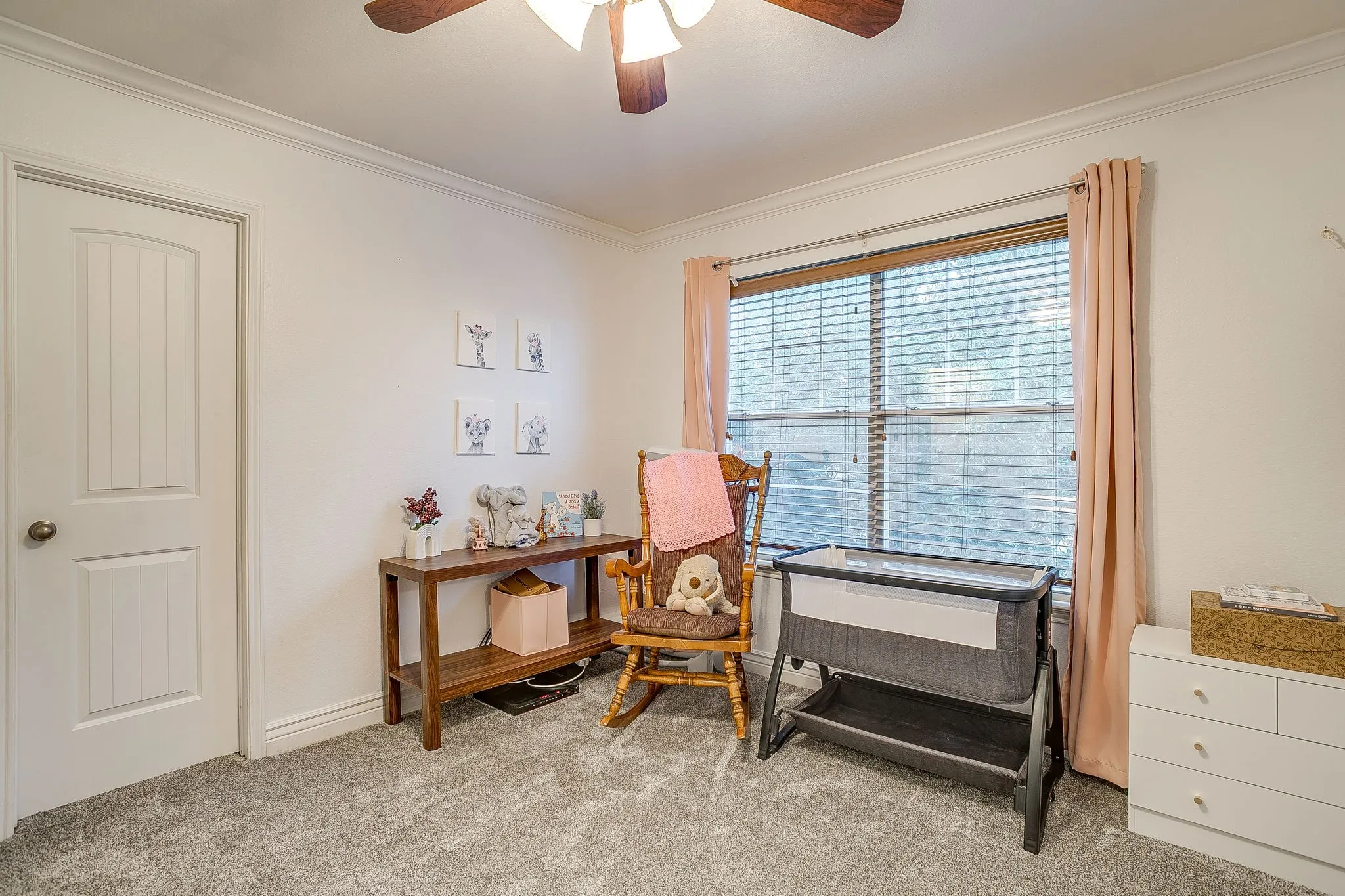 Single Family Residence For Sale in Tarrant County , 3028 Wakecrest Drive, Fort Worth, Texas 76108, 3 Bedrooms, 3 Bathrooms, 2 Garage spaces, 2,241 Sqft, built in 2008, Preowned, Price $330,000, mls#21257986, Real Estate Agent in Fort Worth, Homes For Sale in Tarrant county, Homes For Sale in Fort Worth, Realtor in Fort Worth Texas, Real Estate Brokerage Independent Realty Texas, Luminita Cordes Realtor