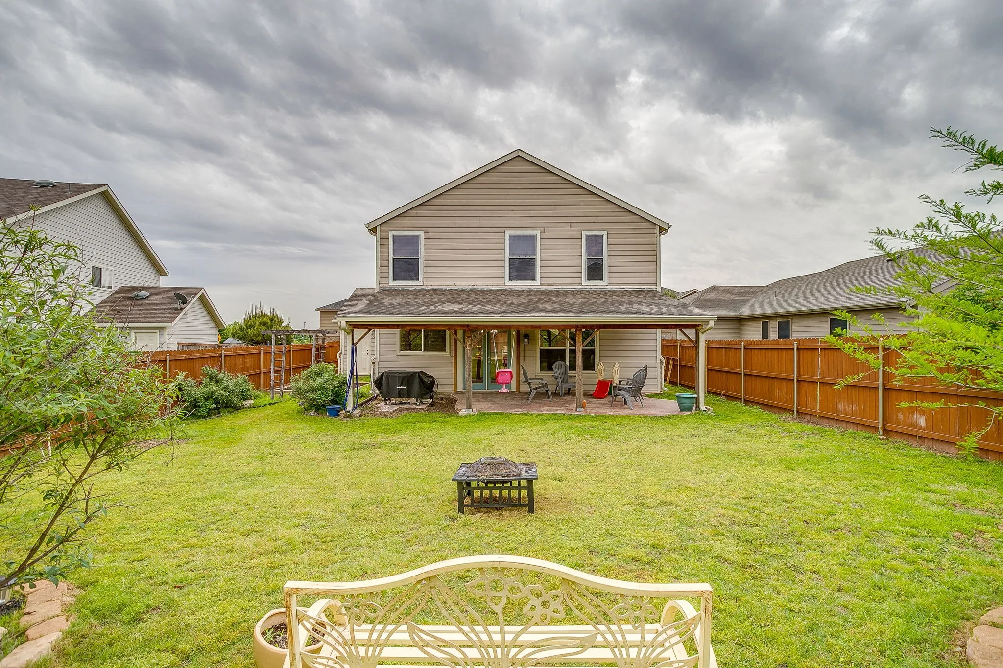 Single Family Residence For Sale in Tarrant County , 3028 Wakecrest Drive, Fort Worth, Texas 76108, 3 Bedrooms, 3 Bathrooms, 2 Garage spaces, 2,241 Sqft, built in 2008, Preowned, Price $330,000, mls#21257986, Real Estate Agent in Fort Worth, Homes For Sale in Tarrant county, Homes For Sale in Fort Worth, Realtor in Fort Worth Texas, Real Estate Brokerage Independent Realty Texas, Luminita Cordes Realtor