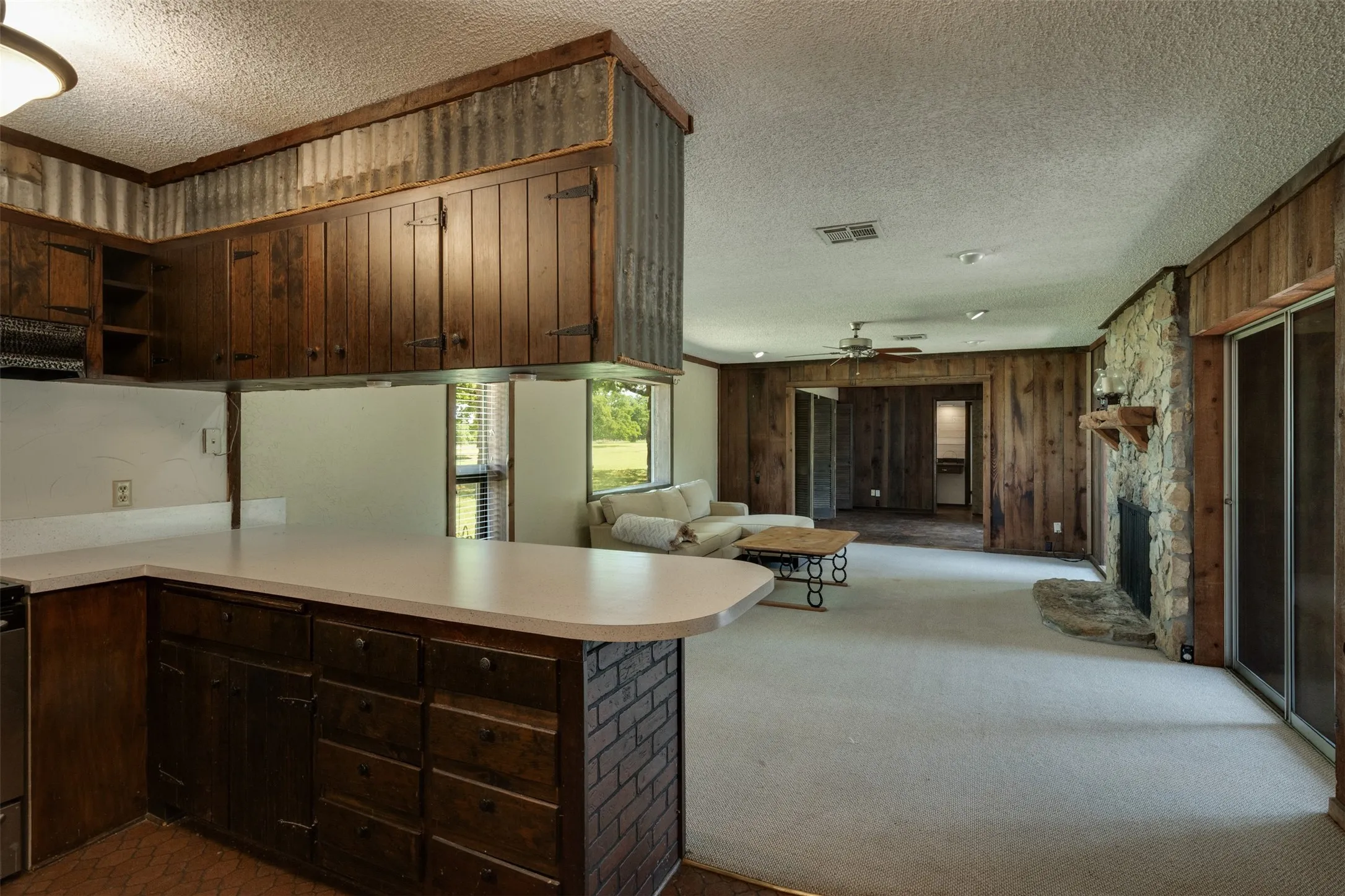 Single Family Residence For Sale in Clay County , 3377 Lodge Creek Road, Henrietta, Texas 76365, 4 Bedroom, 2 Bathroom, Garage spaces, 1,720 Sqft, built in 1973, Preowned, Price $950,000, mls#21256041, Real Estate Agent in Henrietta, Homes For Sale in Clay county, Homes For Sale in Henrietta, Realtor in Henrietta Texas, Real Estate Brokerage Independent Realty Texas, Luminita Cordes Realtor