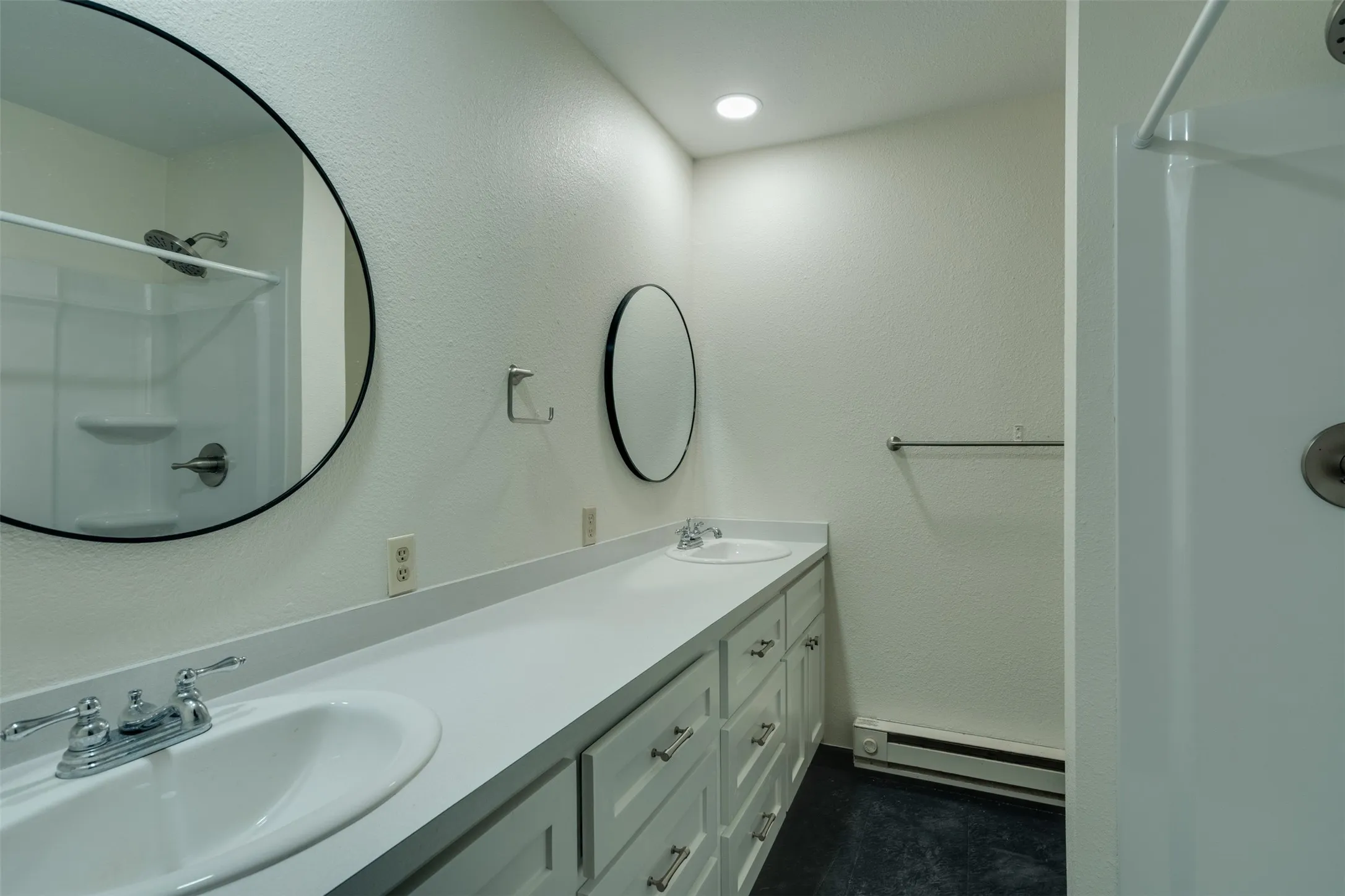 Single Family Residence For Sale in Clay County , 3377 Lodge Creek Road, Henrietta, Texas 76365, 4 Bedroom, 2 Bathroom, Garage spaces, 1,720 Sqft, built in 1973, Preowned, Price $950,000, mls#21256041, Real Estate Agent in Henrietta, Homes For Sale in Clay county, Homes For Sale in Henrietta, Realtor in Henrietta Texas, Real Estate Brokerage Independent Realty Texas, Luminita Cordes Realtor