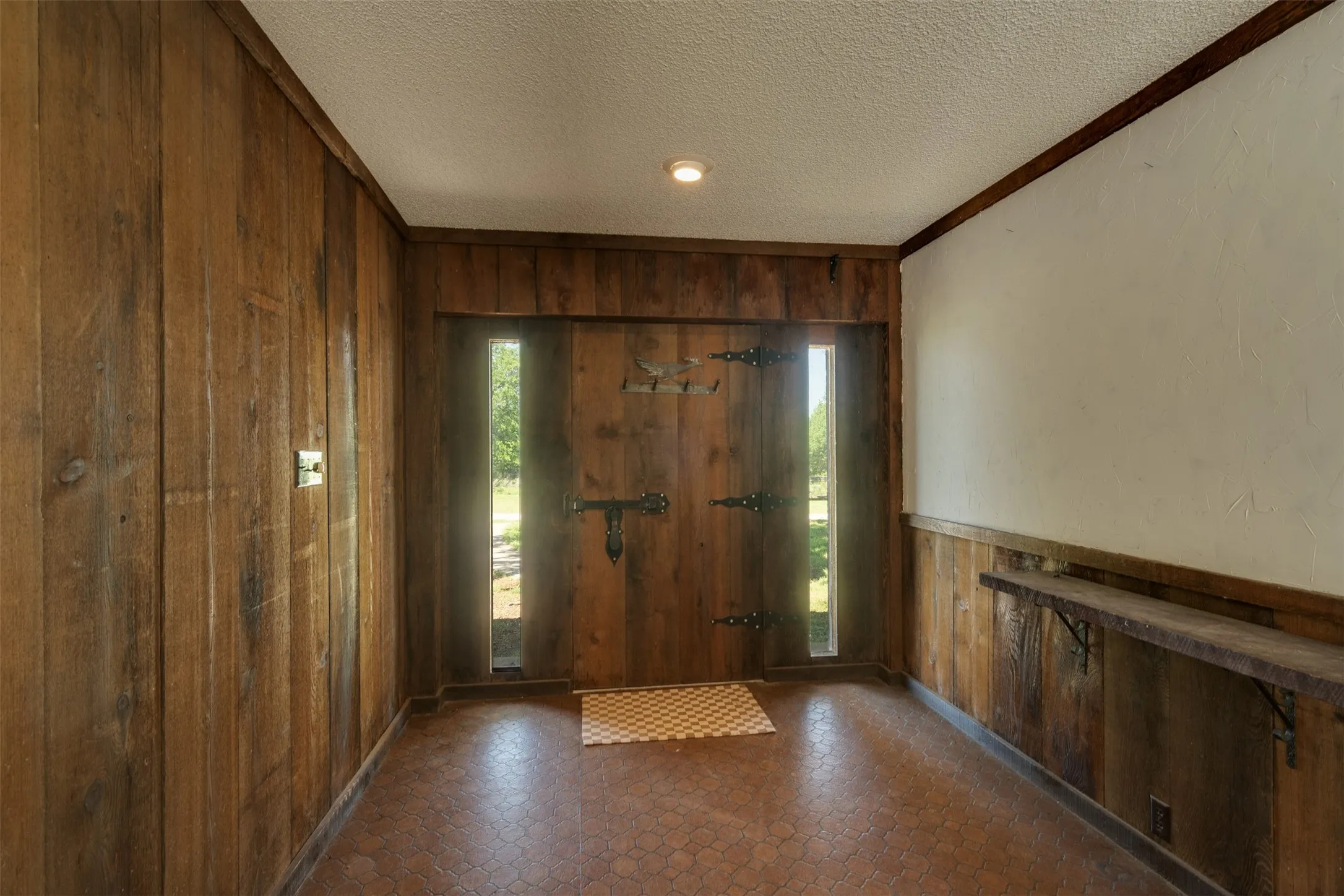 Single Family Residence For Sale in Clay County , 3377 Lodge Creek Road, Henrietta, Texas 76365, 4 Bedroom, 2 Bathroom, Garage spaces, 1,720 Sqft, built in 1973, Preowned, Price $950,000, mls#21256041, Real Estate Agent in Henrietta, Homes For Sale in Clay county, Homes For Sale in Henrietta, Realtor in Henrietta Texas, Real Estate Brokerage Independent Realty Texas, Luminita Cordes Realtor
