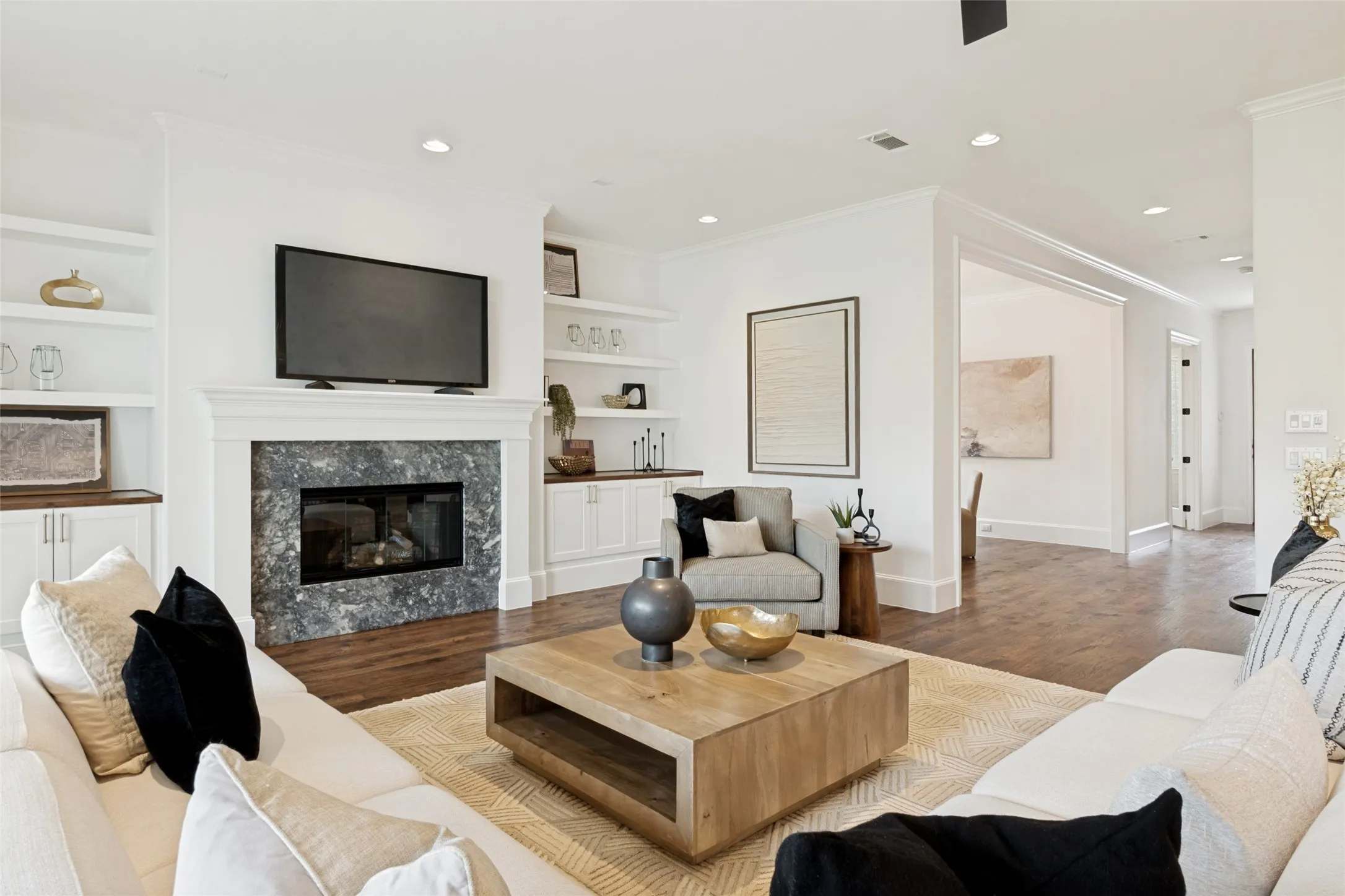 Single Family Residence For Sale in Dallas County , 6167 Velasco Avenue, Dallas, Texas 75214, 5 Bedroom, 5 Bathroom, 2 Garage spaces, 4,755 Sqft, built in 2025, New Construction - Complete, mls#21256261, Real Estate Agent in Dallas, Homes For Sale in Dallas county, Homes For Sale in Dallas, Realtor in Dallas Texas, Real Estate Brokerage Independent Realty Texas, Luminita Cordes Realtor