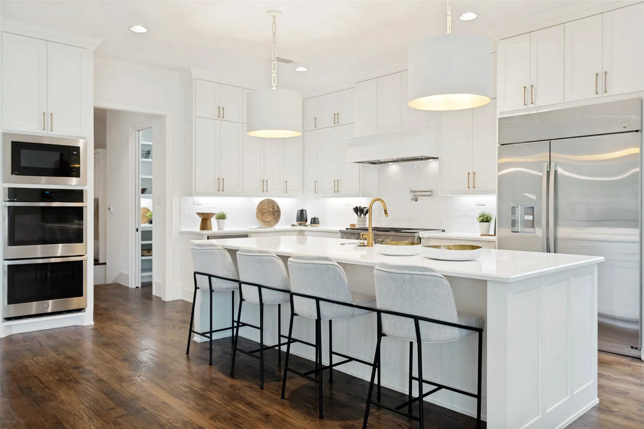 Single Family Residence For Sale in Dallas County , 6167 Velasco Avenue, Dallas, Texas 75214, 5 Bedroom, 5 Bathroom, 2 Garage spaces, 4,755 Sqft, built in 2025, New Construction - Complete, mls#21256261, Real Estate Agent in Dallas, Homes For Sale in Dallas county, Homes For Sale in Dallas, Realtor in Dallas Texas, Real Estate Brokerage Independent Realty Texas, Luminita Cordes Realtor