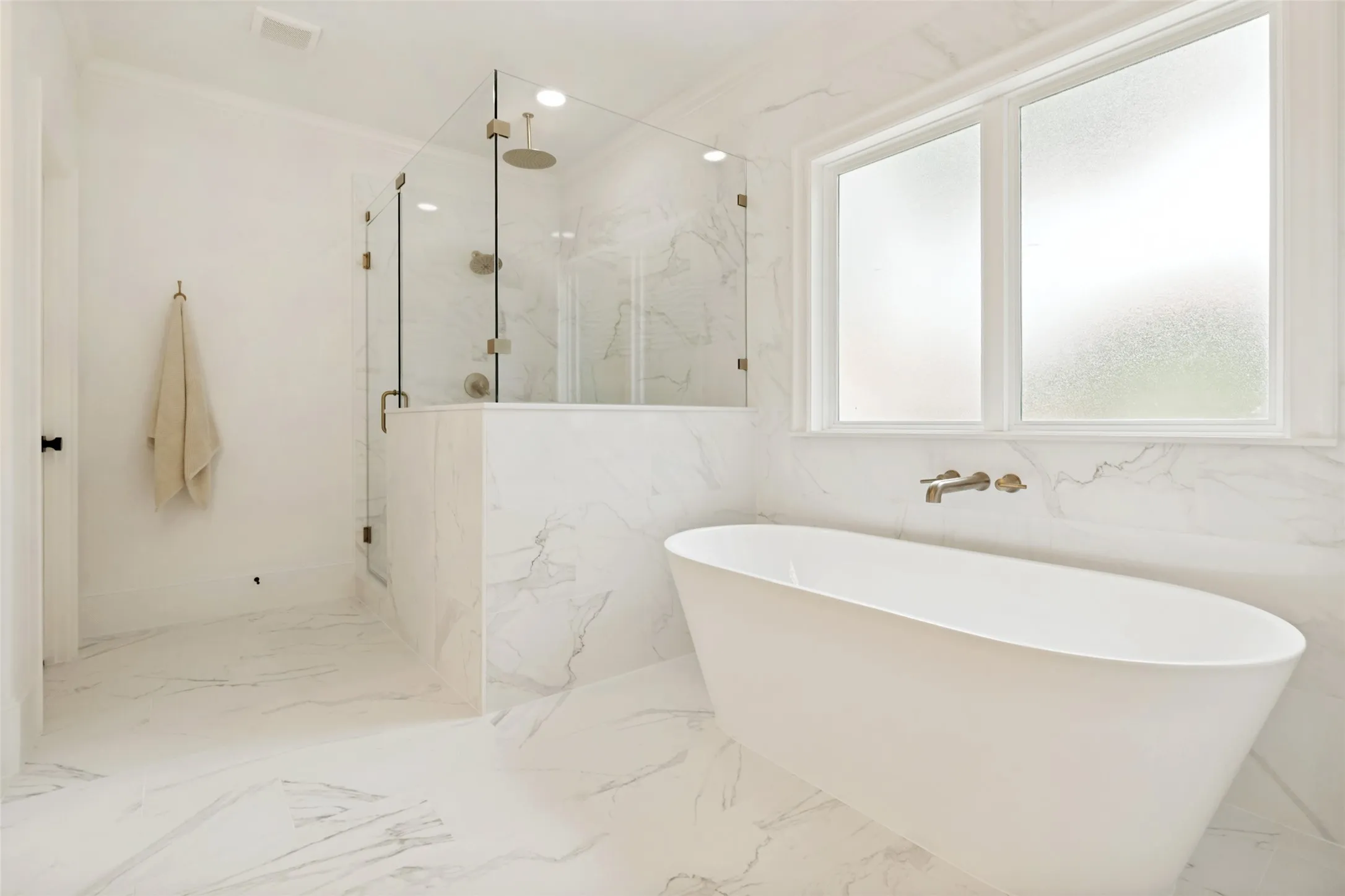 Single Family Residence For Sale in Dallas County , 6167 Velasco Avenue, Dallas, Texas 75214, 5 Bedroom, 5 Bathroom, 2 Garage spaces, 4,755 Sqft, built in 2025, New Construction - Complete, mls#21256261, Real Estate Agent in Dallas, Homes For Sale in Dallas county, Homes For Sale in Dallas, Realtor in Dallas Texas, Real Estate Brokerage Independent Realty Texas, Luminita Cordes Realtor