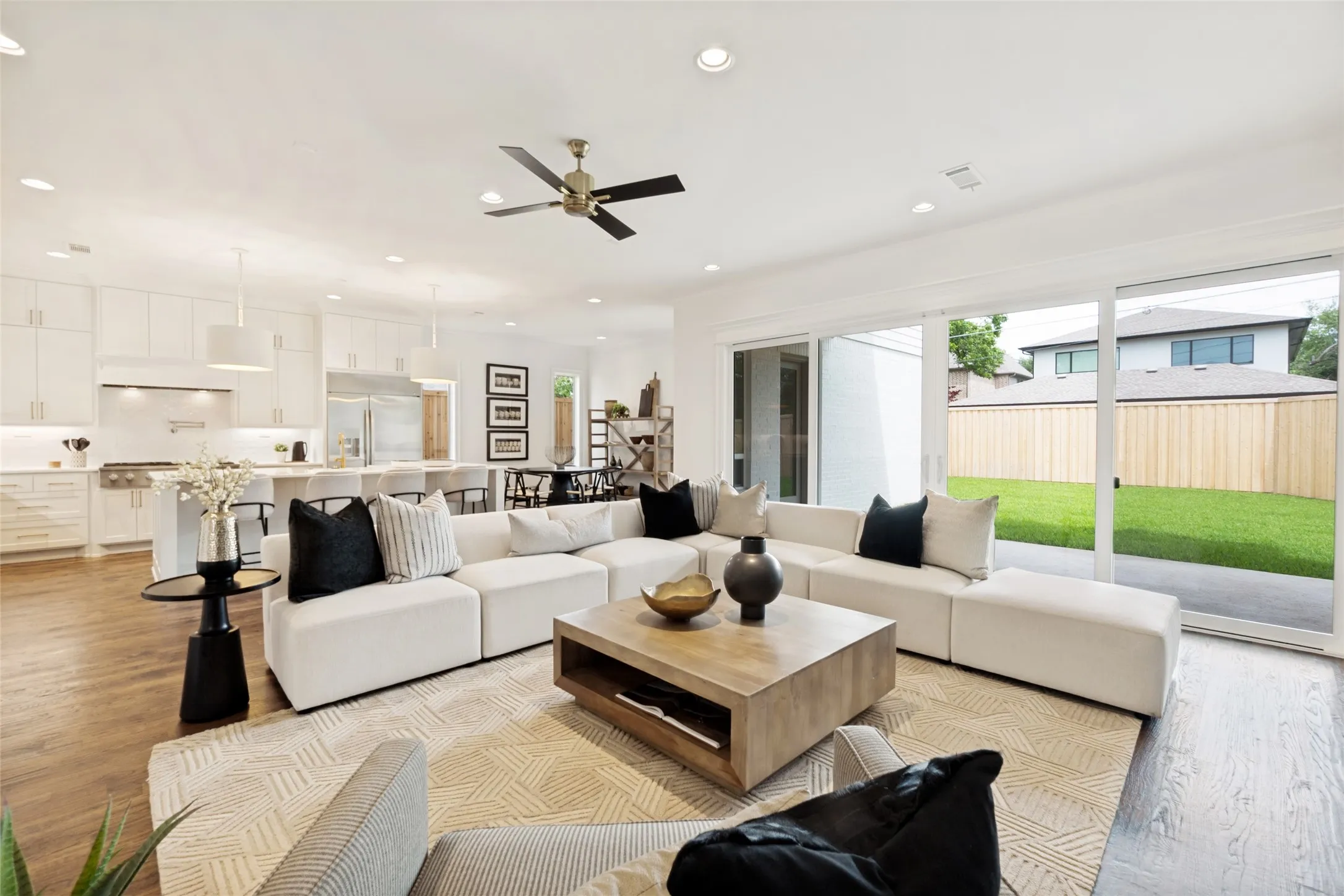 Single Family Residence For Sale in Dallas County , 6167 Velasco Avenue, Dallas, Texas 75214, 5 Bedroom, 5 Bathroom, 2 Garage spaces, 4,755 Sqft, built in 2025, New Construction - Complete, mls#21256261, Real Estate Agent in Dallas, Homes For Sale in Dallas county, Homes For Sale in Dallas, Realtor in Dallas Texas, Real Estate Brokerage Independent Realty Texas, Luminita Cordes Realtor