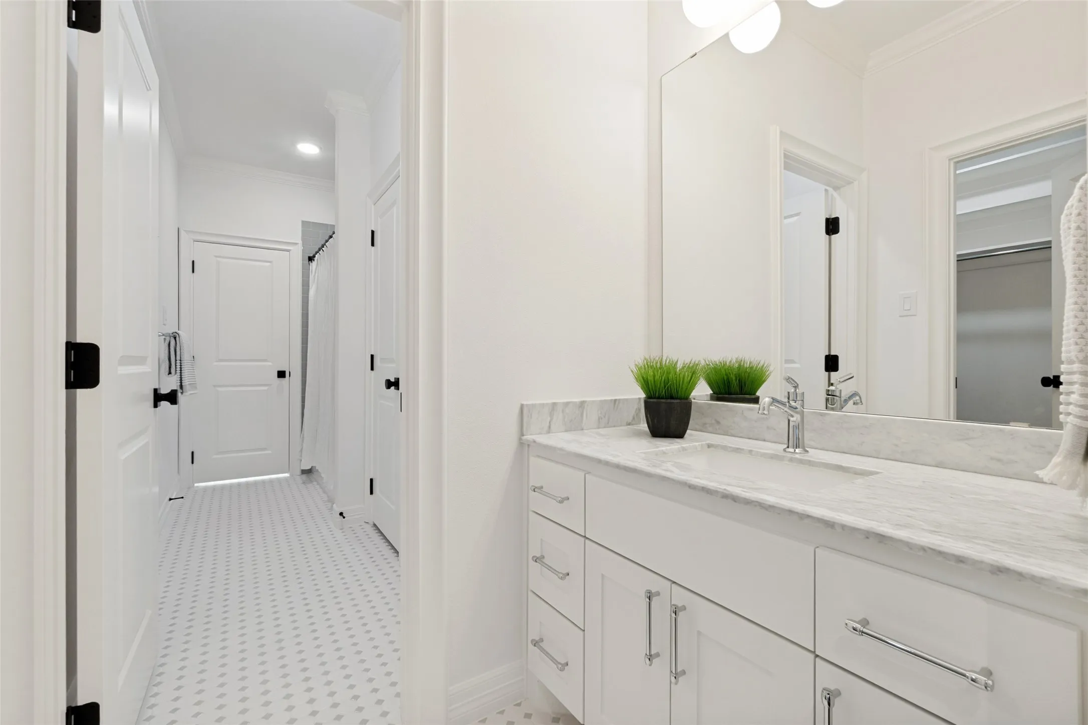 Single Family Residence For Sale in Dallas County , 6167 Velasco Avenue, Dallas, Texas 75214, 5 Bedroom, 5 Bathroom, 2 Garage spaces, 4,755 Sqft, built in 2025, New Construction - Complete, mls#21256261, Real Estate Agent in Dallas, Homes For Sale in Dallas county, Homes For Sale in Dallas, Realtor in Dallas Texas, Real Estate Brokerage Independent Realty Texas, Luminita Cordes Realtor