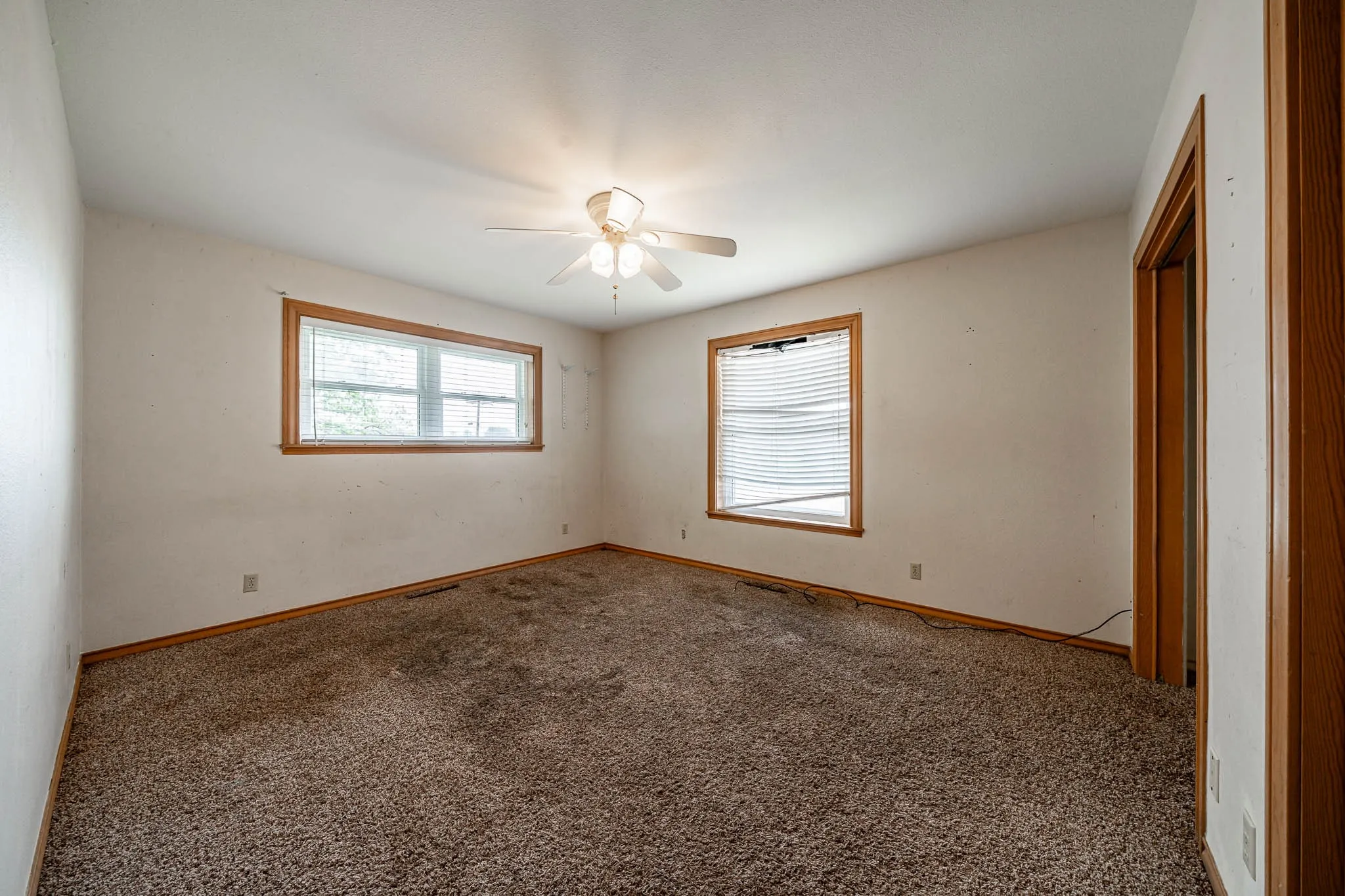 Single Family Residence For Sale in Baylor County , 1001 E Nevada, Seymour, Texas 76380, 3 Bedroom, 3 Bathroom, 2 Garage spaces, 2,359 Sqft, built in 1965, Preowned, mls#21257942, Real Estate Agent in Seymour, Homes For Sale in Baylor county, Homes For Sale in Seymour, Realtor in Seymour Texas, Real Estate Brokerage Independent Realty Texas, Luminita Cordes Realtor