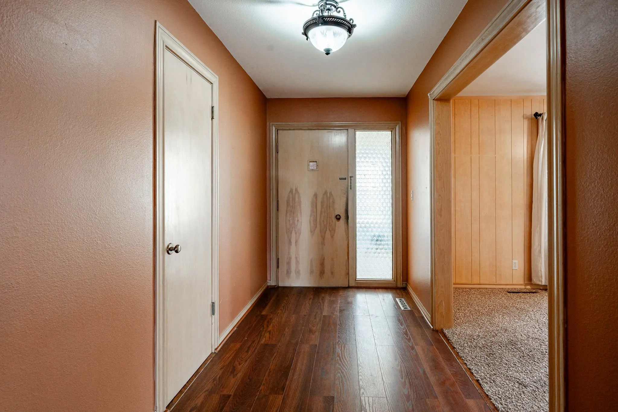 Single Family Residence For Sale in Baylor County , 1001 E Nevada, Seymour, Texas 76380, 3 Bedroom, 3 Bathroom, 2 Garage spaces, 2,359 Sqft, built in 1965, Preowned, mls#21257942, Real Estate Agent in Seymour, Homes For Sale in Baylor county, Homes For Sale in Seymour, Realtor in Seymour Texas, Real Estate Brokerage Independent Realty Texas, Luminita Cordes Realtor