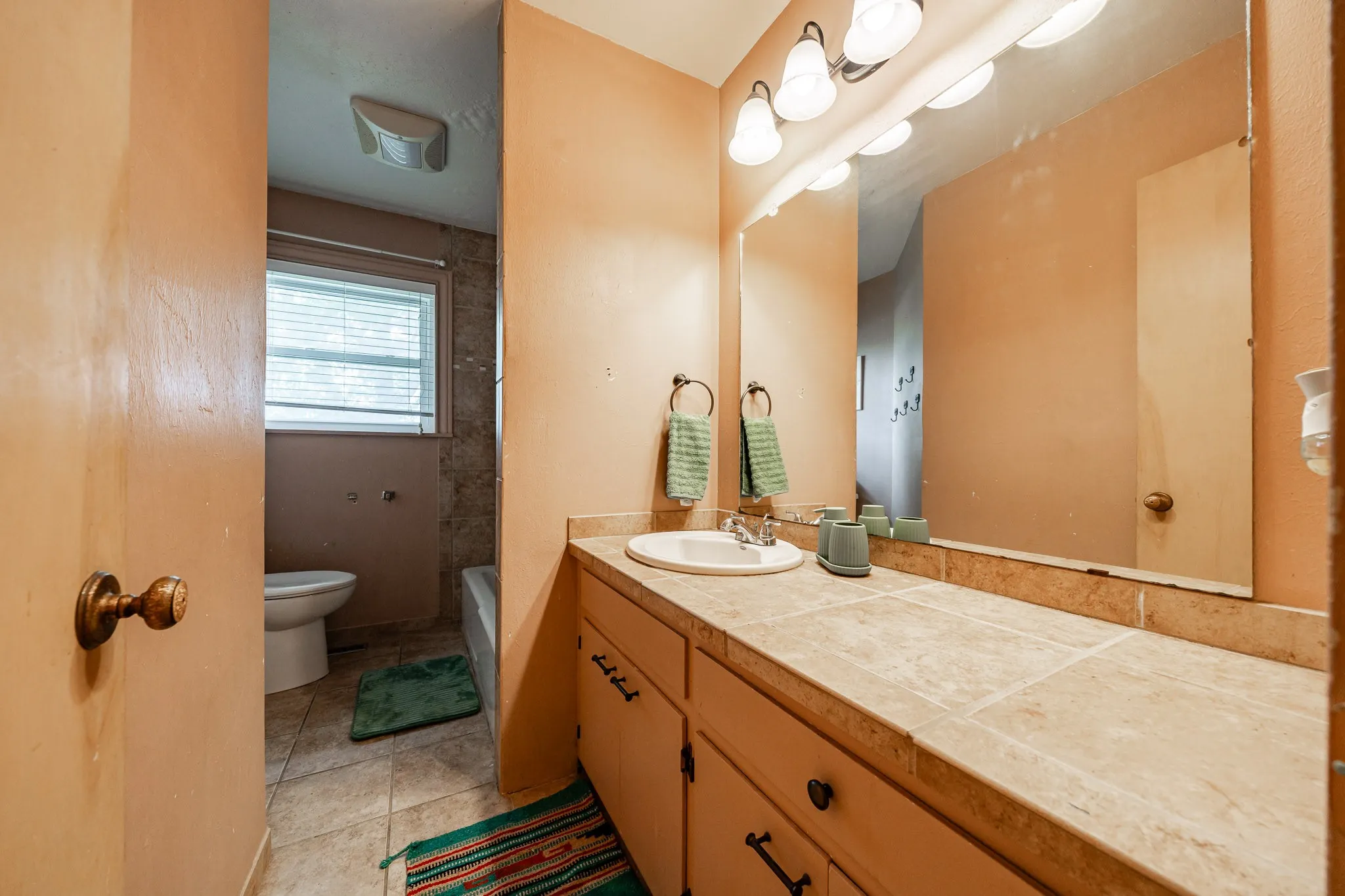 Single Family Residence For Sale in Baylor County , 1001 E Nevada, Seymour, Texas 76380, 3 Bedroom, 3 Bathroom, 2 Garage spaces, 2,359 Sqft, built in 1965, Preowned, mls#21257942, Real Estate Agent in Seymour, Homes For Sale in Baylor county, Homes For Sale in Seymour, Realtor in Seymour Texas, Real Estate Brokerage Independent Realty Texas, Luminita Cordes Realtor