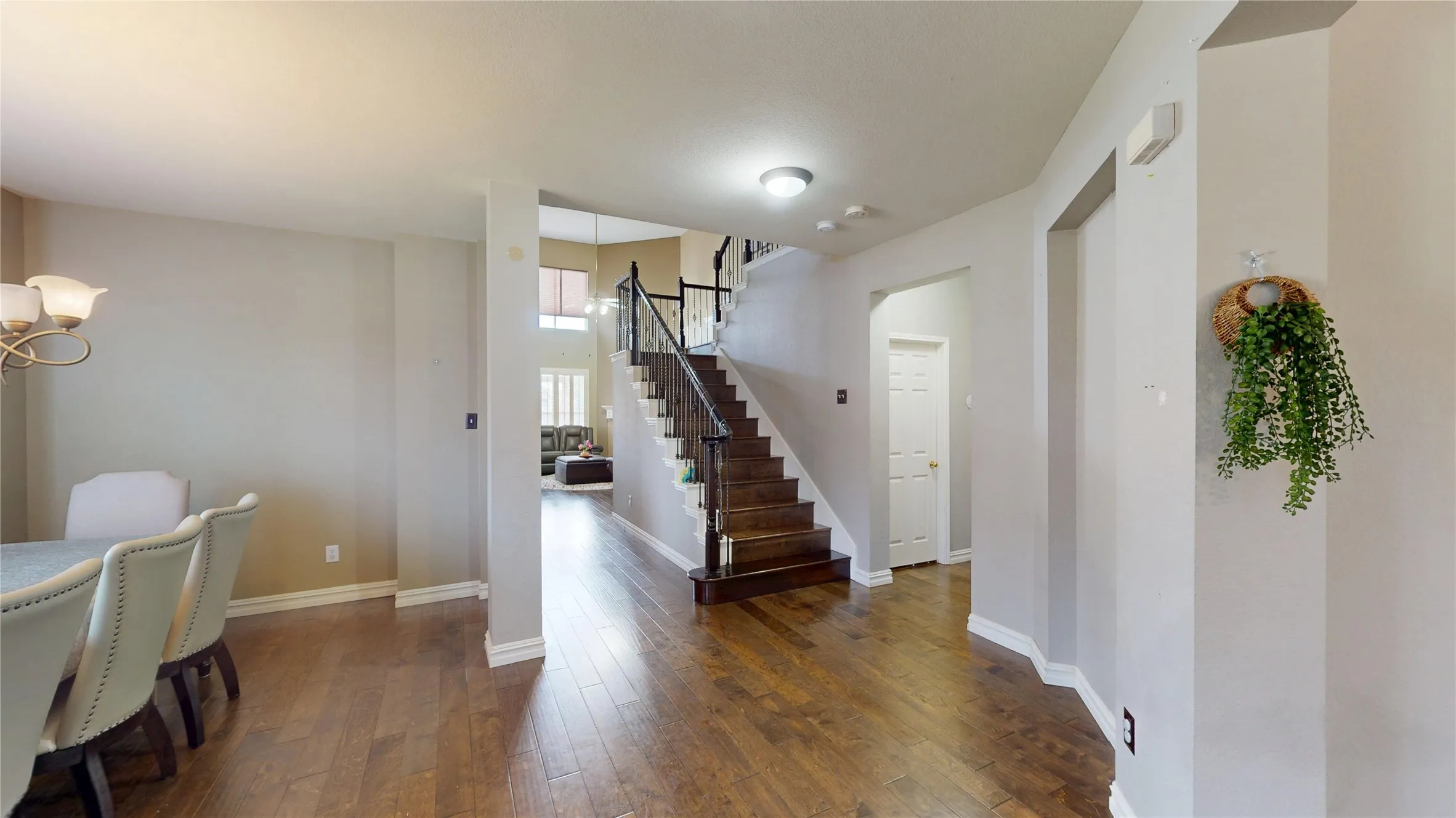 Single Family Residence For Sale in Tarrant County , 5848 Somerton Drive, Grand Prairie, Texas 75052, 4 Bedroom, 3 Bathroom, 3 Garage spaces, 3,063 Sqft, built in 2005, Preowned, mls#21258052, Real Estate Agent in Grand Prairie, Homes For Sale in Tarrant county, Homes For Sale in Grand Prairie, Realtor in Grand Prairie Texas, Real Estate Brokerage Independent Realty Texas, Luminita Cordes Realtor