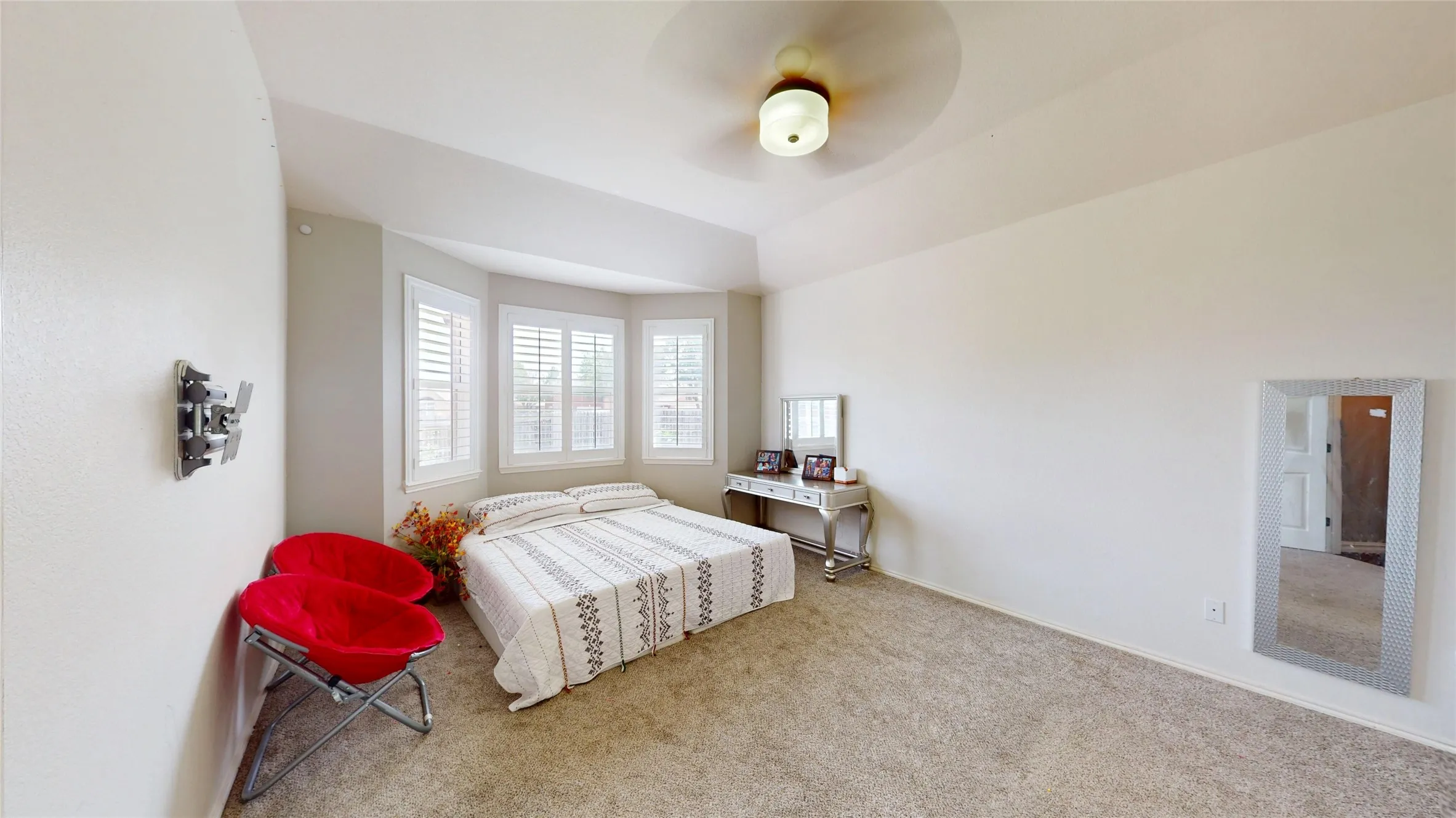Single Family Residence For Sale in Tarrant County , 5848 Somerton Drive, Grand Prairie, Texas 75052, 4 Bedroom, 3 Bathroom, 3 Garage spaces, 3,063 Sqft, built in 2005, Preowned, mls#21258052, Real Estate Agent in Grand Prairie, Homes For Sale in Tarrant county, Homes For Sale in Grand Prairie, Realtor in Grand Prairie Texas, Real Estate Brokerage Independent Realty Texas, Luminita Cordes Realtor