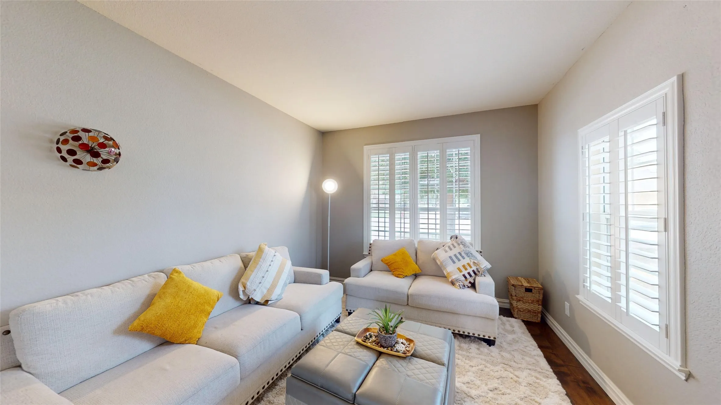 Single Family Residence For Sale in Tarrant County , 5848 Somerton Drive, Grand Prairie, Texas 75052, 4 Bedroom, 3 Bathroom, 3 Garage spaces, 3,063 Sqft, built in 2005, Preowned, mls#21258052, Real Estate Agent in Grand Prairie, Homes For Sale in Tarrant county, Homes For Sale in Grand Prairie, Realtor in Grand Prairie Texas, Real Estate Brokerage Independent Realty Texas, Luminita Cordes Realtor